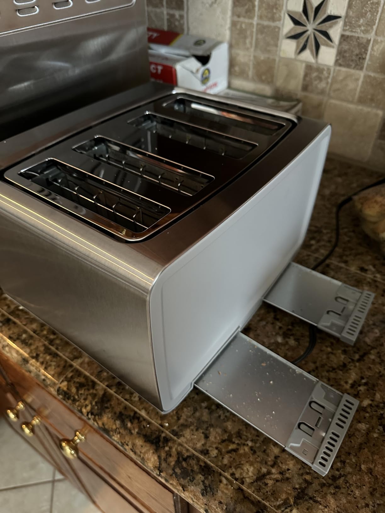BLACK+DECKER 4-Slice Toaster, Stainless Steel, TR4900SSD customer photo 2