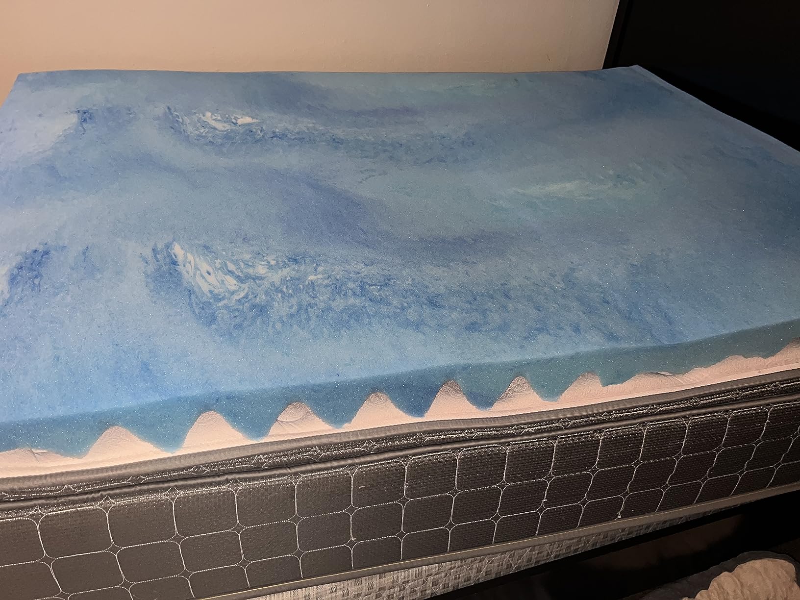 Sleep Innovations Dual Layer 4 Inch Memory Foam Mattress Topper, Queen Size, Ultra Soft Support, 3 Inch Cooling Gel Memory Foam Plus 1 Inch Fluffy Pillow Top Cover customer photo 2