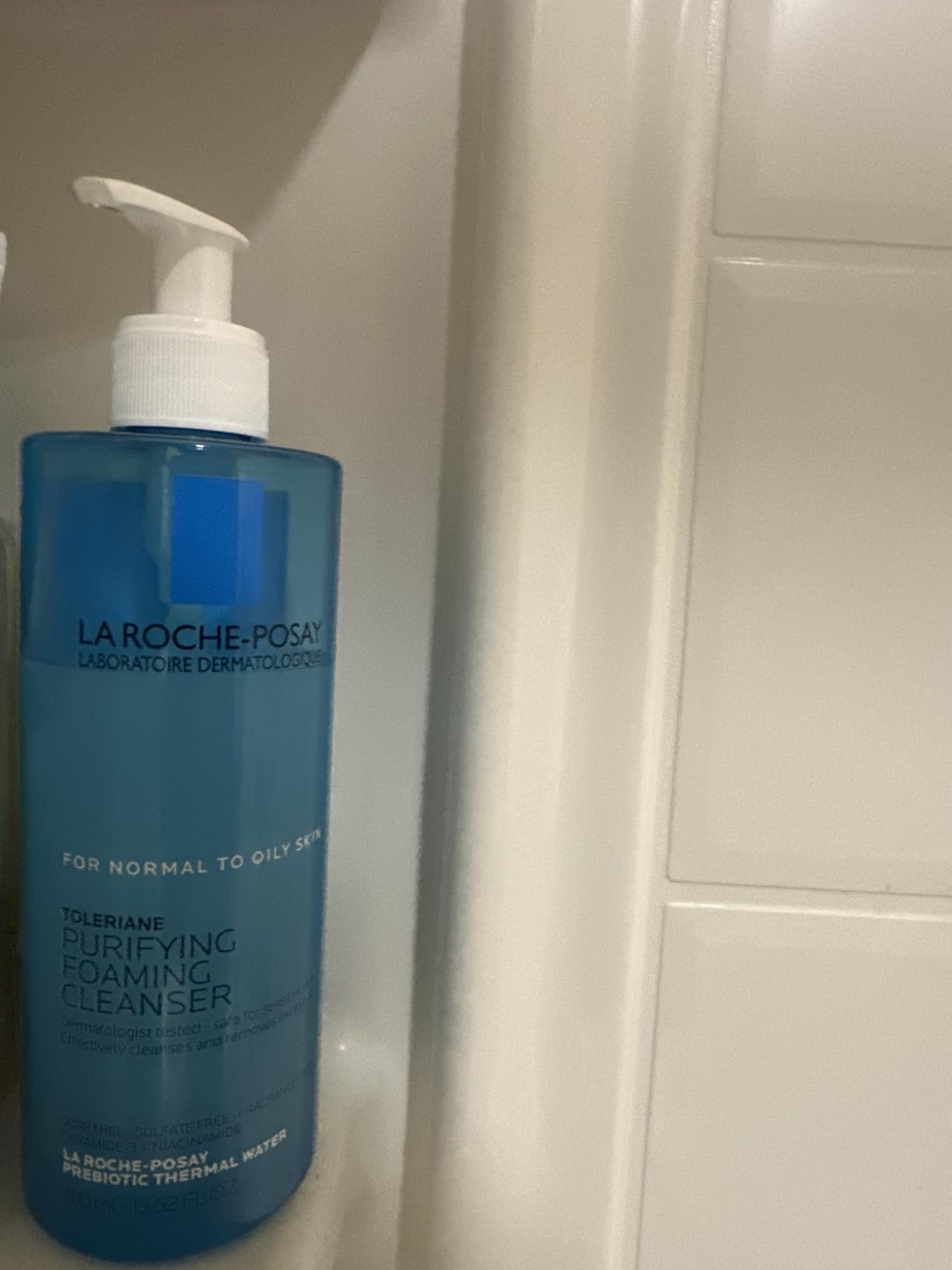 La Roche-Posay Toleriane Purifying Foaming Facial Cleanser, Oil Free Face Wash for Women & Men with Niacinamide + Ceramides, Pore Cleanser Safe For Sensitive Skin, Won't Dry Out Skin, Soap Free customer photo 2