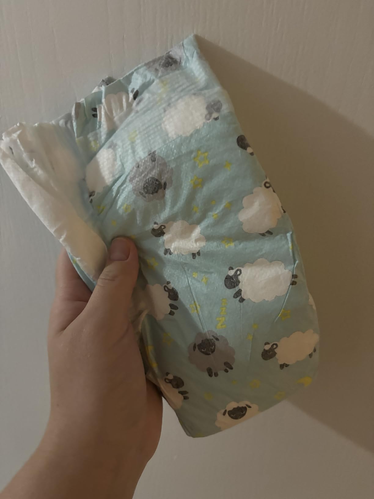 The Honest Company Comfort Dry Disposable Overnight Diapers Plant-Based Sustainable Sleepy Sheep Club Box Size 5 (27+ lbs) 44 Count customer photo 1