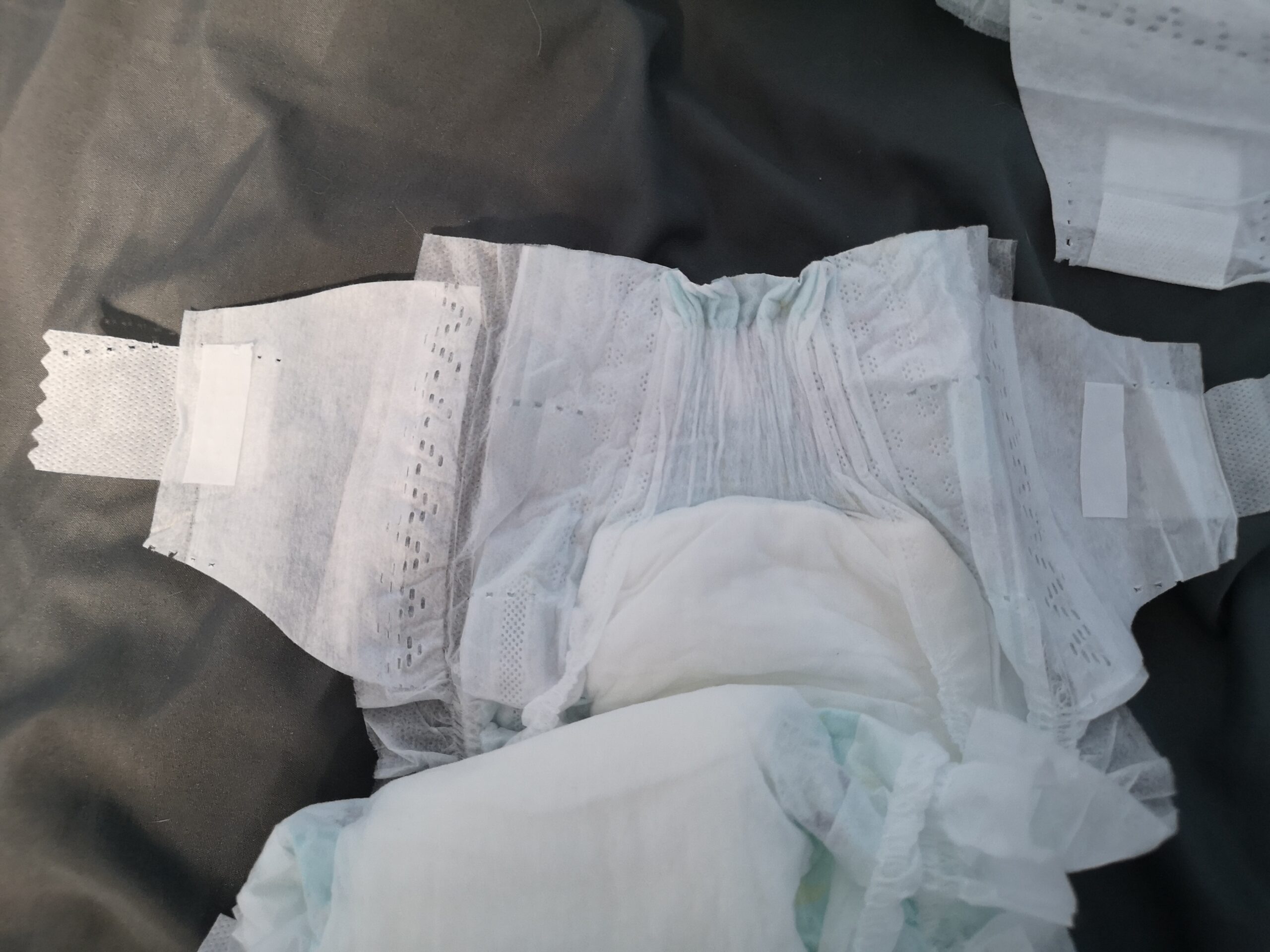 The Honest Company Comfort Dry Disposable Overnight Diapers Plant-Based Sustainable Sleepy Sheep Club Box Size 5 (27+ lbs) 44 Count customer photo 2