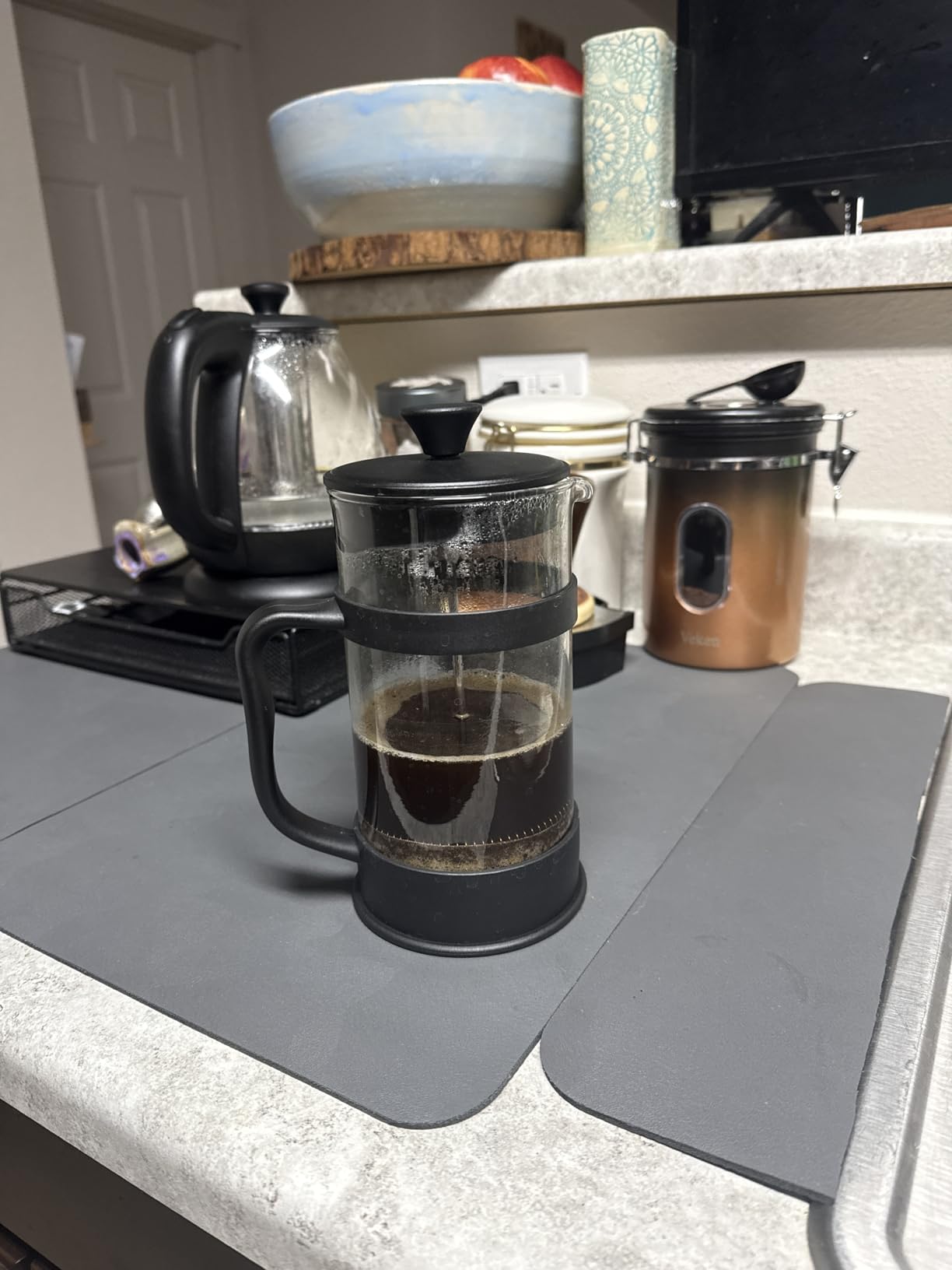 Utopia Kitchen Borosilicate Glass French Press Coffee Maker 34 Oz, Heat-Resistant Cafetiere & Tea Maker, Thickened Glass Coffee Press for Travel and Camping, Black customer photo 1