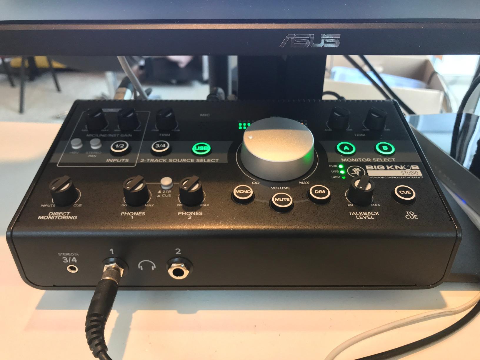 Mackie Big Knob Series, 3x2 Studio Monitor Controller 192kHz USB I/O (Big Knob Studio) customer photo 1