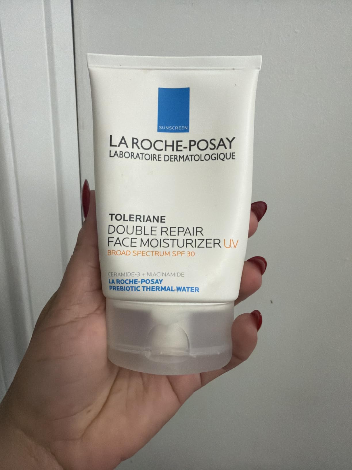 La Roche-Posay Toleriane Double Repair UV SPF Moisturizer for Face, Daily Facial Moisturizer with Sunscreen SPF 30, Niacinamide and Glycerin, Oil Free customer photo 1