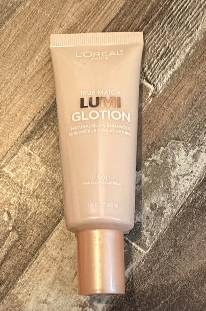 L'Oreal Paris Makeup True Match Lumi Glotion, Natural Glow Enhancer, Illuminator Highlighter, Bronzing Drops For a Sun-Kissed Glow, 903 Medium customer photo 1
