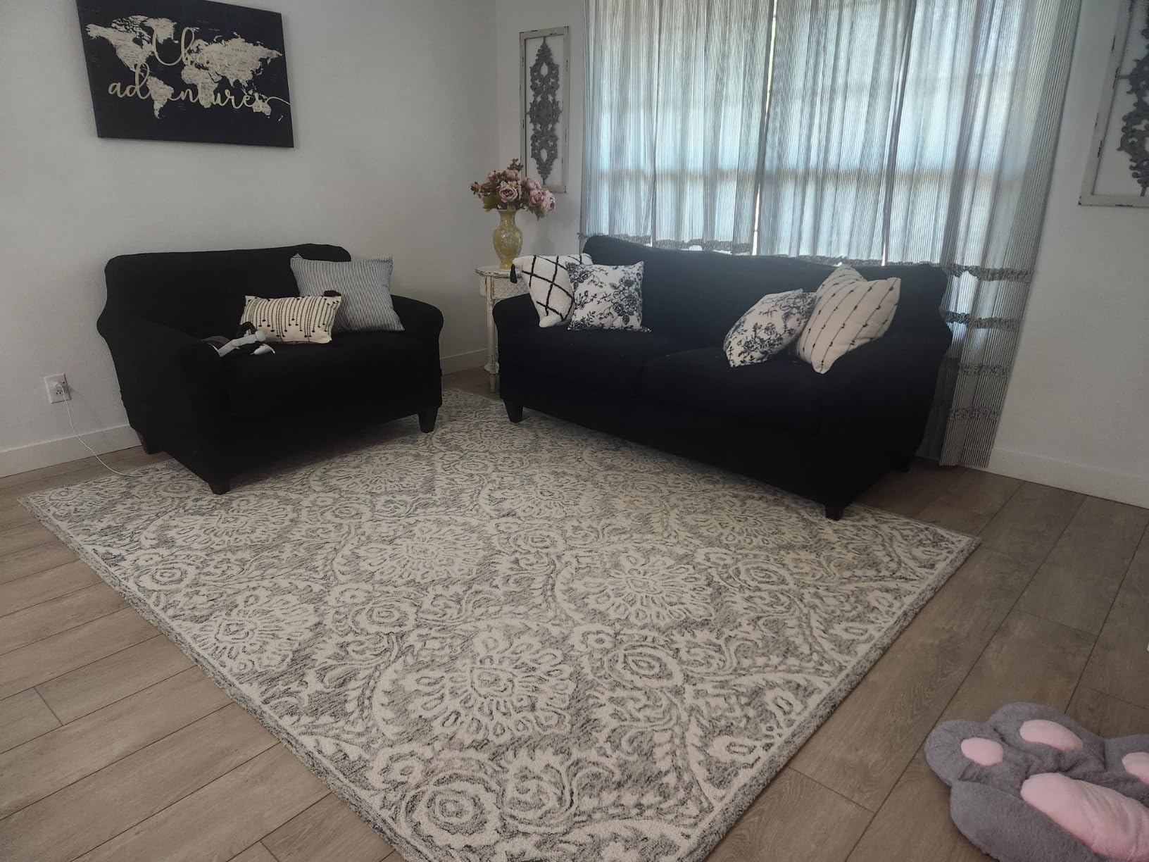 SAFAVIEH Blossom Collection 8' x 10' Blue/Ivory BLM106M Handmade Premium Wool Area Rug customer photo 1