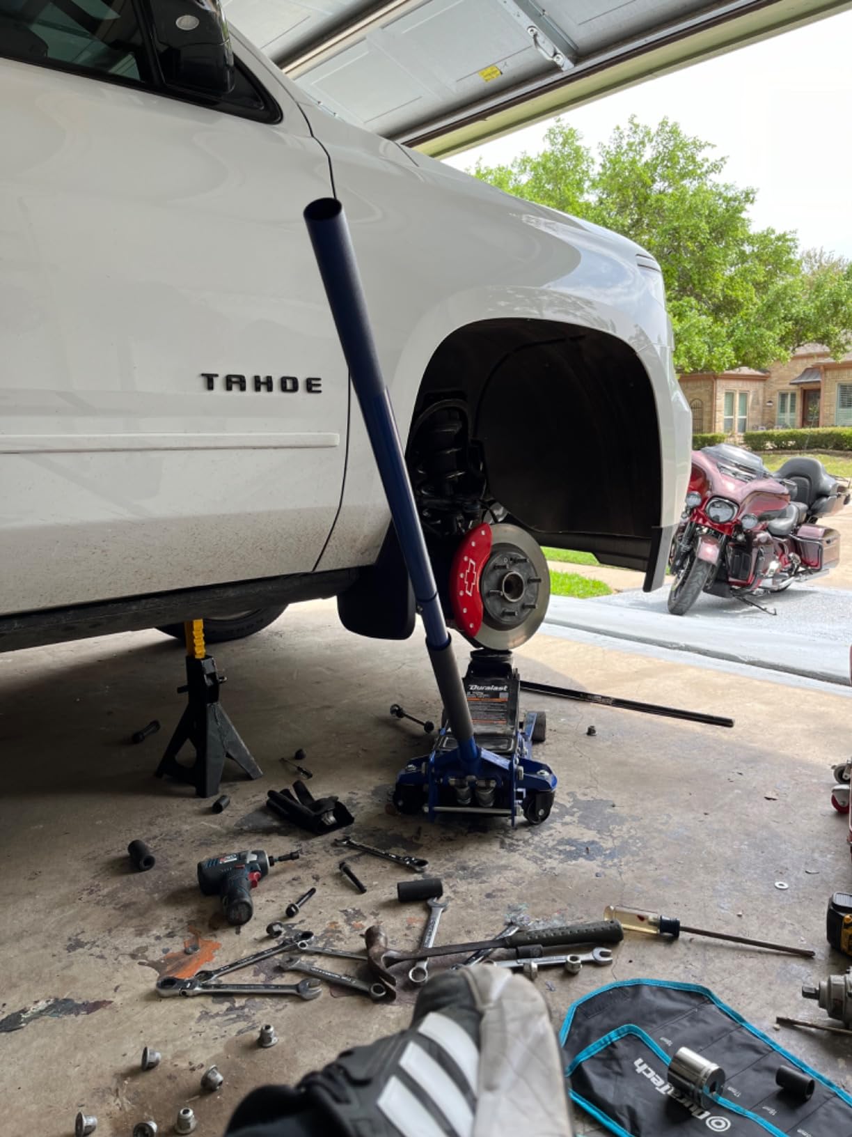 DEWALT 20V MAX XR Impact Wrench, Cordless, 1/2-Inch with Detent Pin Anvil, 330-lbs of Torque, 3,100 IPM, Bare Tool Only (DCF894B) customer photo 2