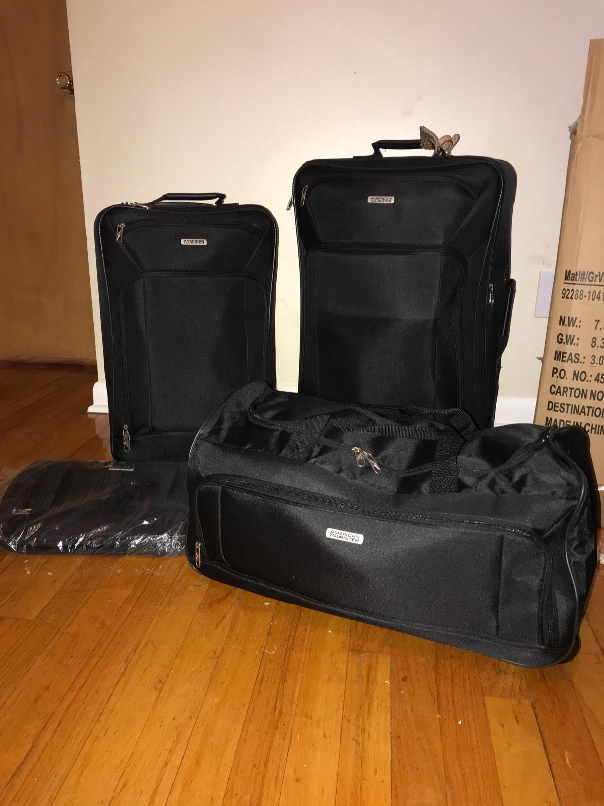 American Tourister Fieldbrook XLT Softside Upright Luggage, Black, 4-Piece Set (BB/DF/21/25) customer photo 1