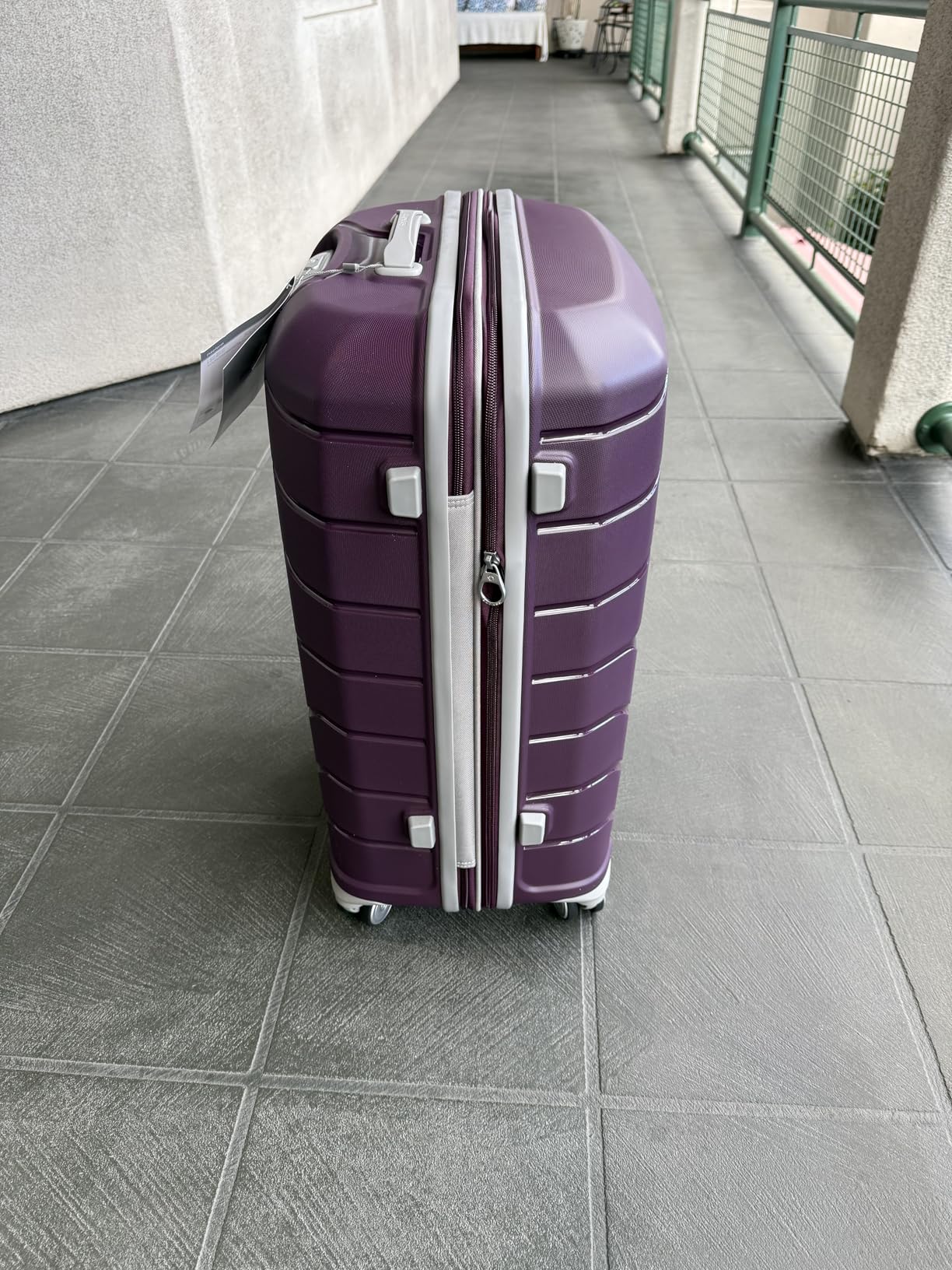 Samsonite Freeform 28-Inch Large Luggage with Dual 360° Spinner Wheels - Checked Suitcase - TSA Lock, Airline-Approved - Lightweight Durable Polypropylene Expandable Hardshell - Navy customer photo 2