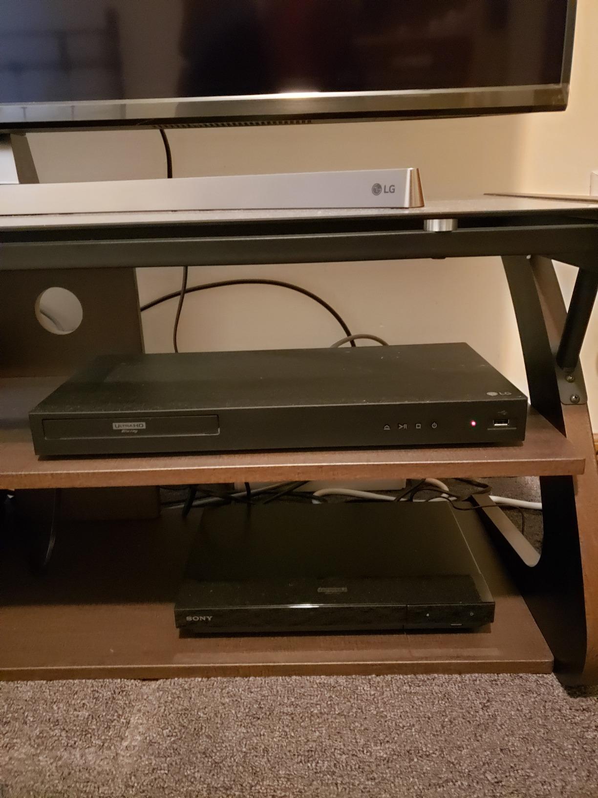 LG UBK80 4K Ultra-HD Blu-ray Player with HDR Compatibility (2018), Black customer photo 1