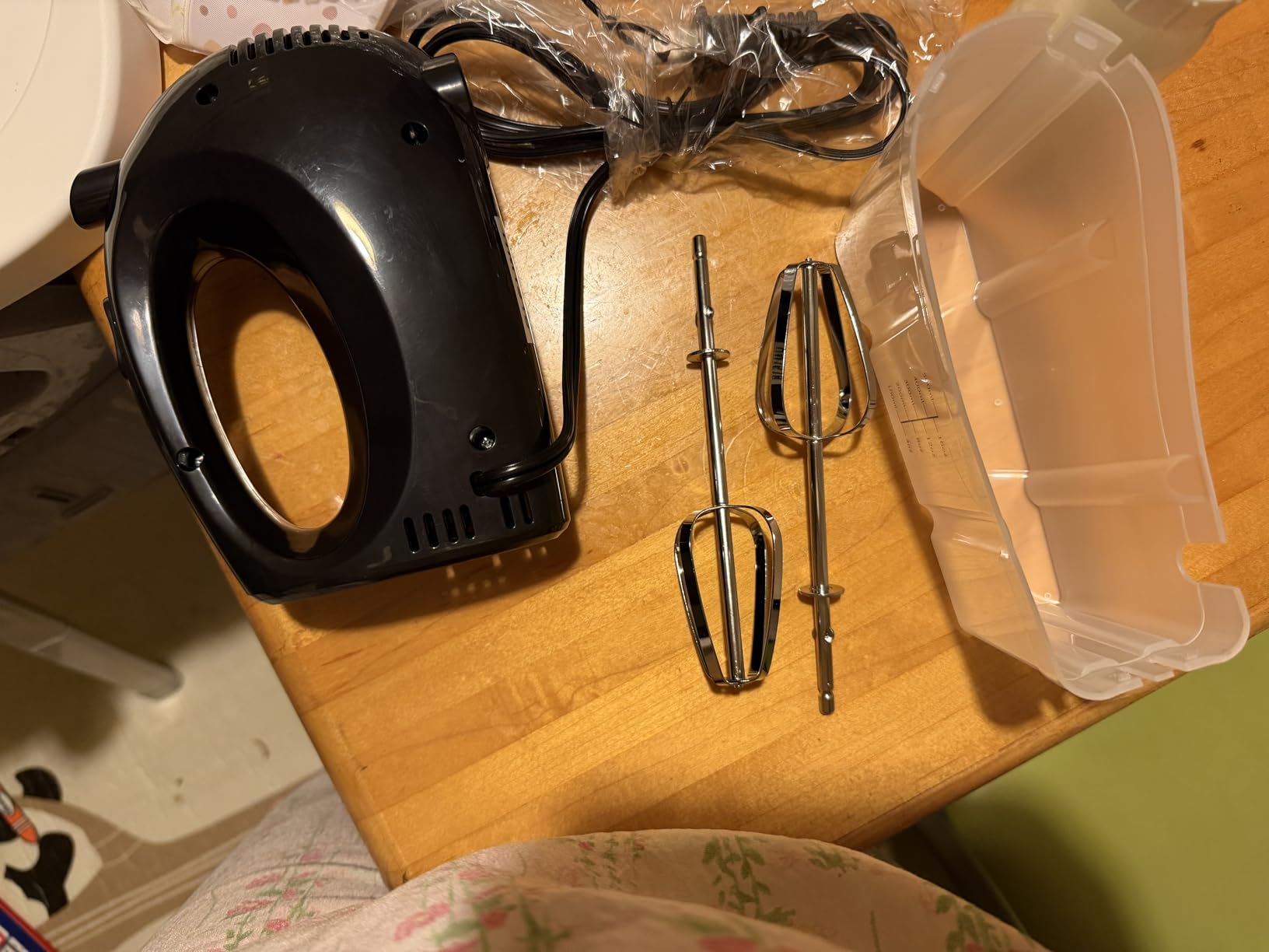 OVENTE 5-Speed Corded Electric Hand Mixer with Stainless Steel Whisks, Compact Portable Design with Snap-On Storage Case,150W Lightweight Handheld Mixer for Baking & Cooking, Black HM151B customer photo 1