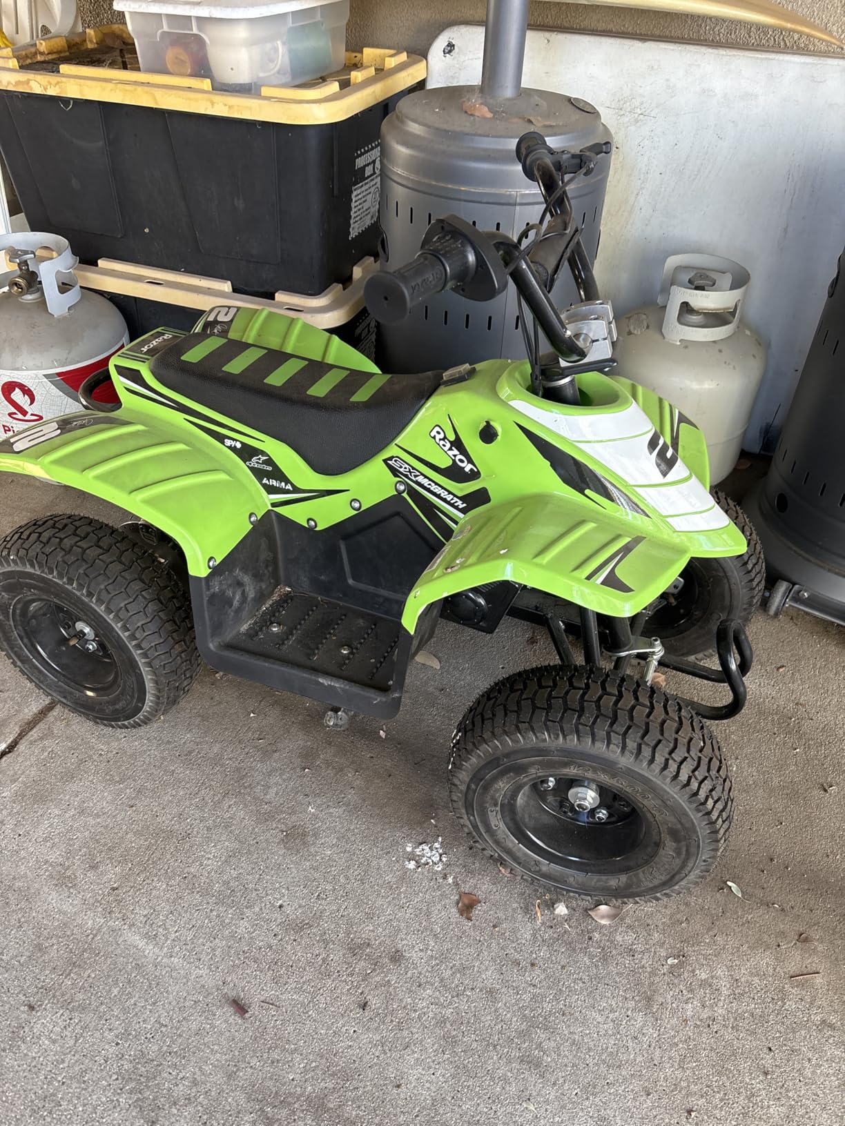 Razor Dirt Quad Electric 4-Wheeler Ride-On for Kids Ages 8+, 120 lb Max Weight - 350W Motor, Up to 8 Mph, 40-Min Run Time on High Speed, Twist-Grip Throttle, Steel Wheels with 12