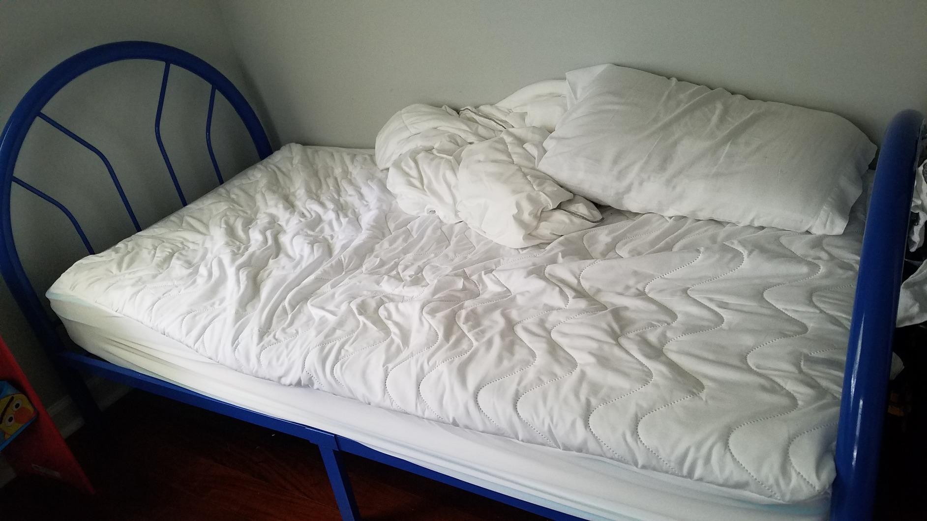 Linenspa 10 Inch Memory Foam and Spring Hybrid Mattress - Medium Feel - Bed in a Box - Quality Comfort and Adaptive Support - Breathable - Cooling - Perfect for a Guest Bedroom - Full Size customer photo 1