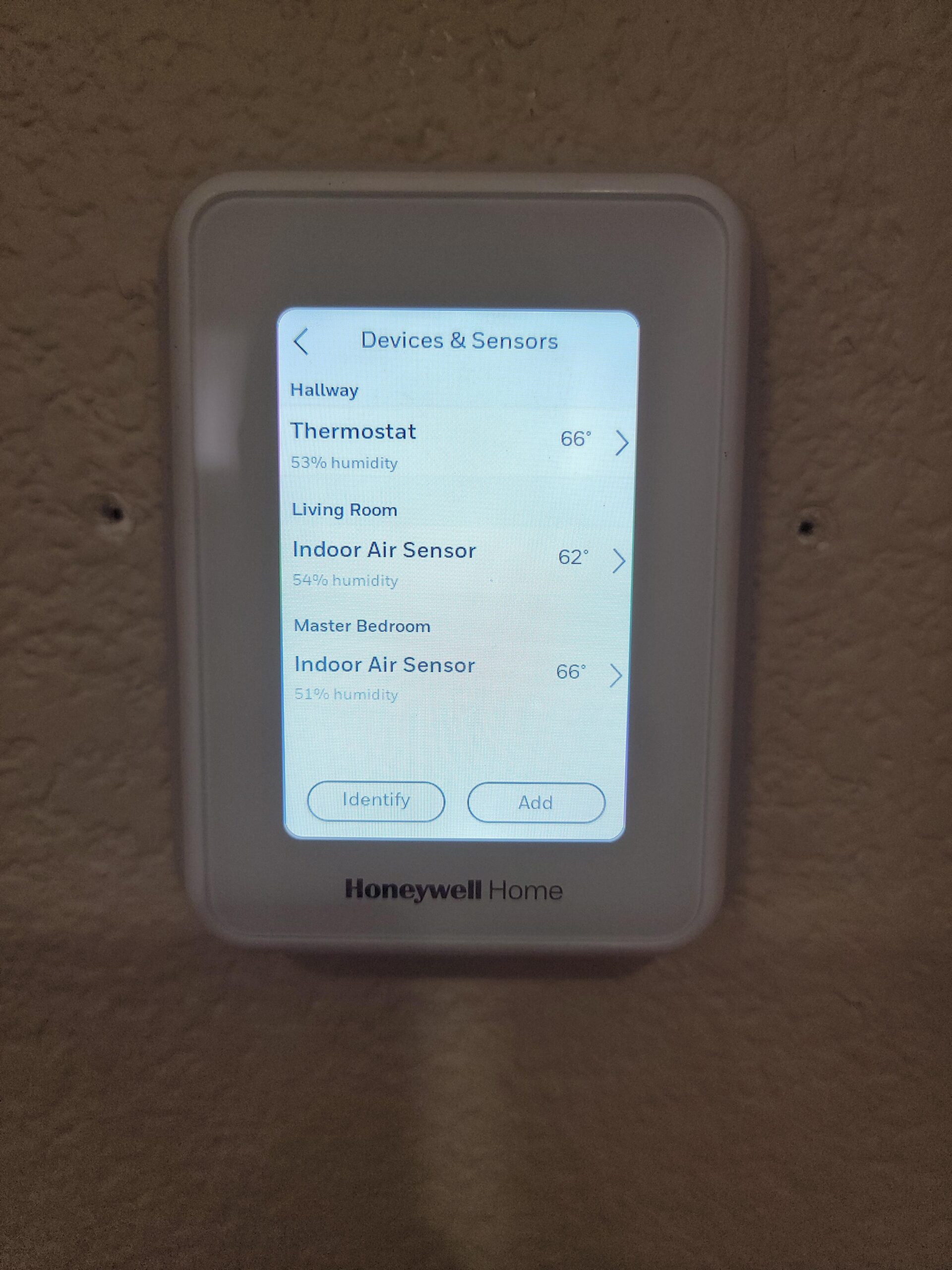 Honeywell Home T9 WiFi Smart Thermostat with 1 Smart Room Sensor, Touchscreen Display, White customer photo 2