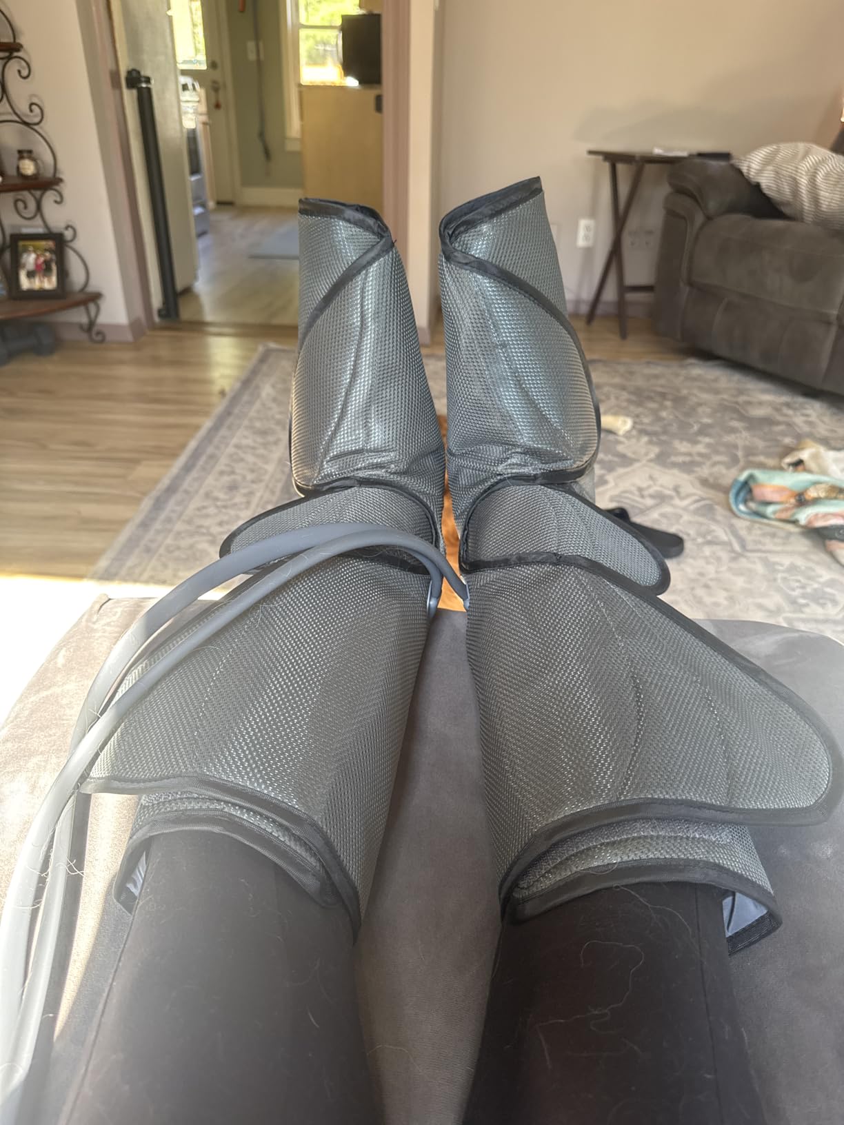 FIT KING Leg Massager for Circulation and Pain Relief, Air Compression Leg and Foot Massager to Relieve Pain Swelling Edema with 2 Size Extensions- Great Gift for Wife Mom and Dad customer photo 1