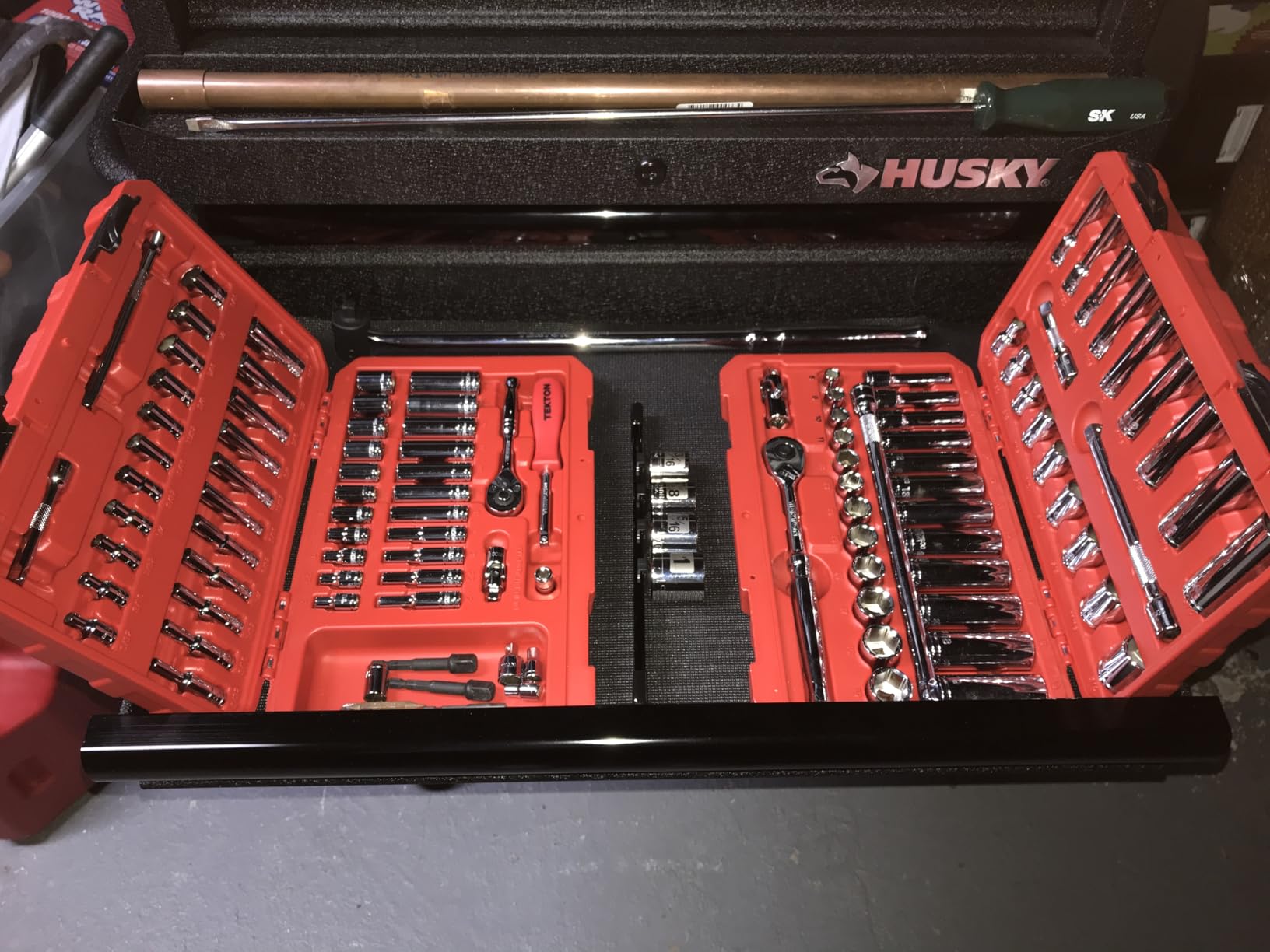 TEKTON 1/2 Inch Drive Shallow and Deep 6-Point Socket and Ratchet Set with Case, 83-Piece (3/8 - 1-5/16 in., 10-32 mm) | SKT25302 customer photo 2