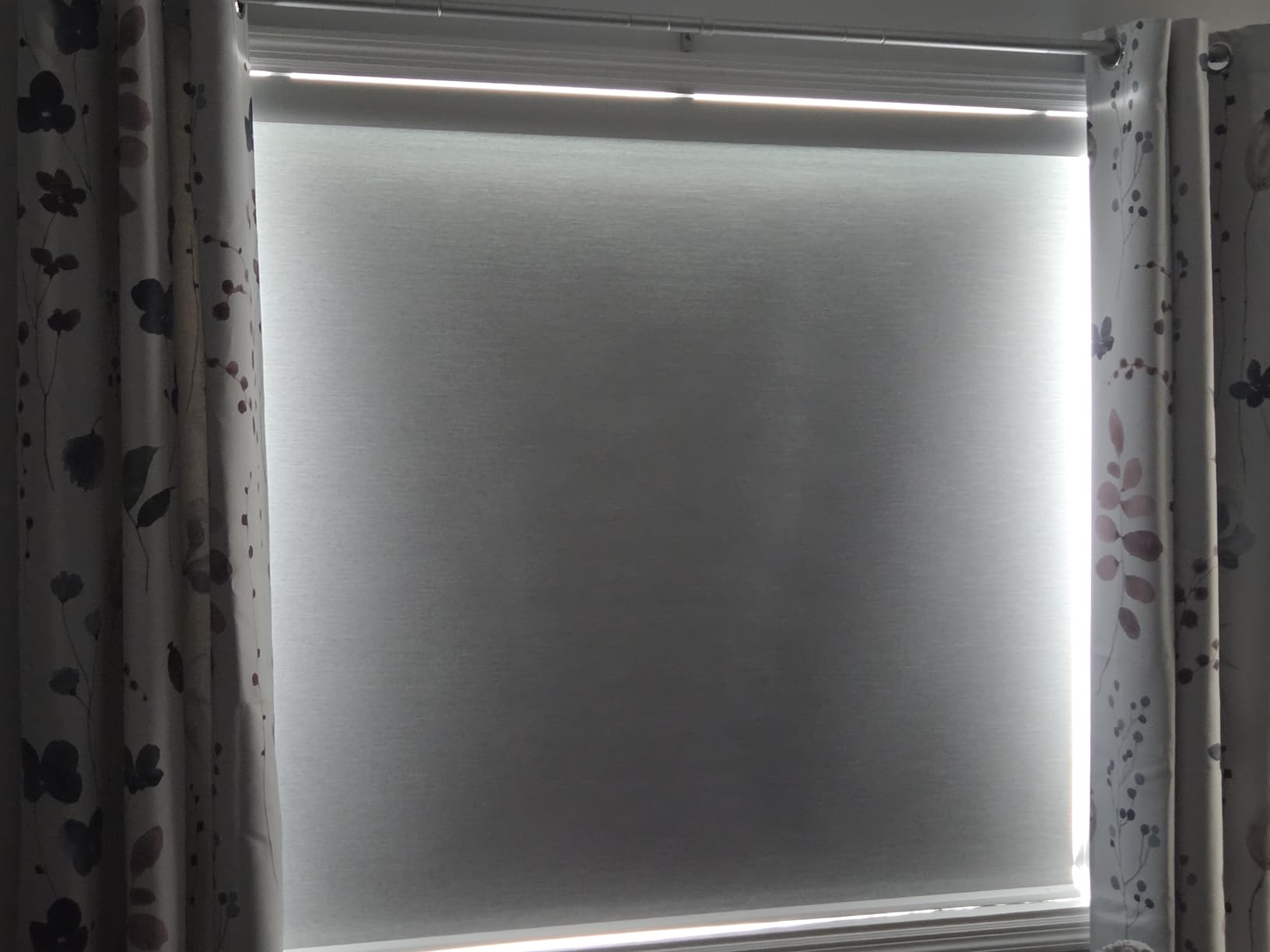 Yoolax Motorized Blinds with Remote, 100% Blackout Smart Blinds Work with Alexa, Google, Apple Home, Motorized Shades for Bedroom, Custom Electric Shades Voice Control (Jacquard White) customer photo 1