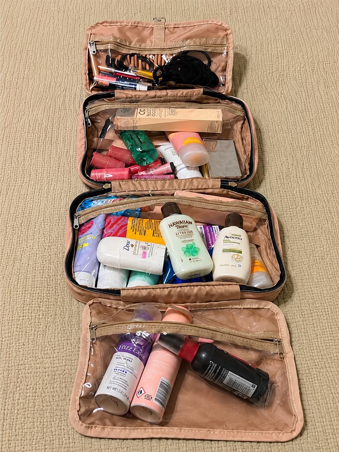 BAGSMART Toiletry Bag Travel Bag with Hanging Hook, Water-resistant Makeup Cosmetic Bag Travel Organizer for Accessories, Shampoo, Full-size Container, Toiletries (Black, Medium) customer photo 1