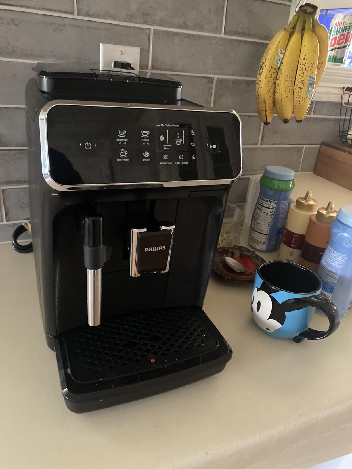 Philips 2200 Series Fully Automatic Espresso Machine, Classic Milk Frother, 2 Coffee Varieties, Intuitive Touch Display, 100% Ceramic Grinder customer photo 1