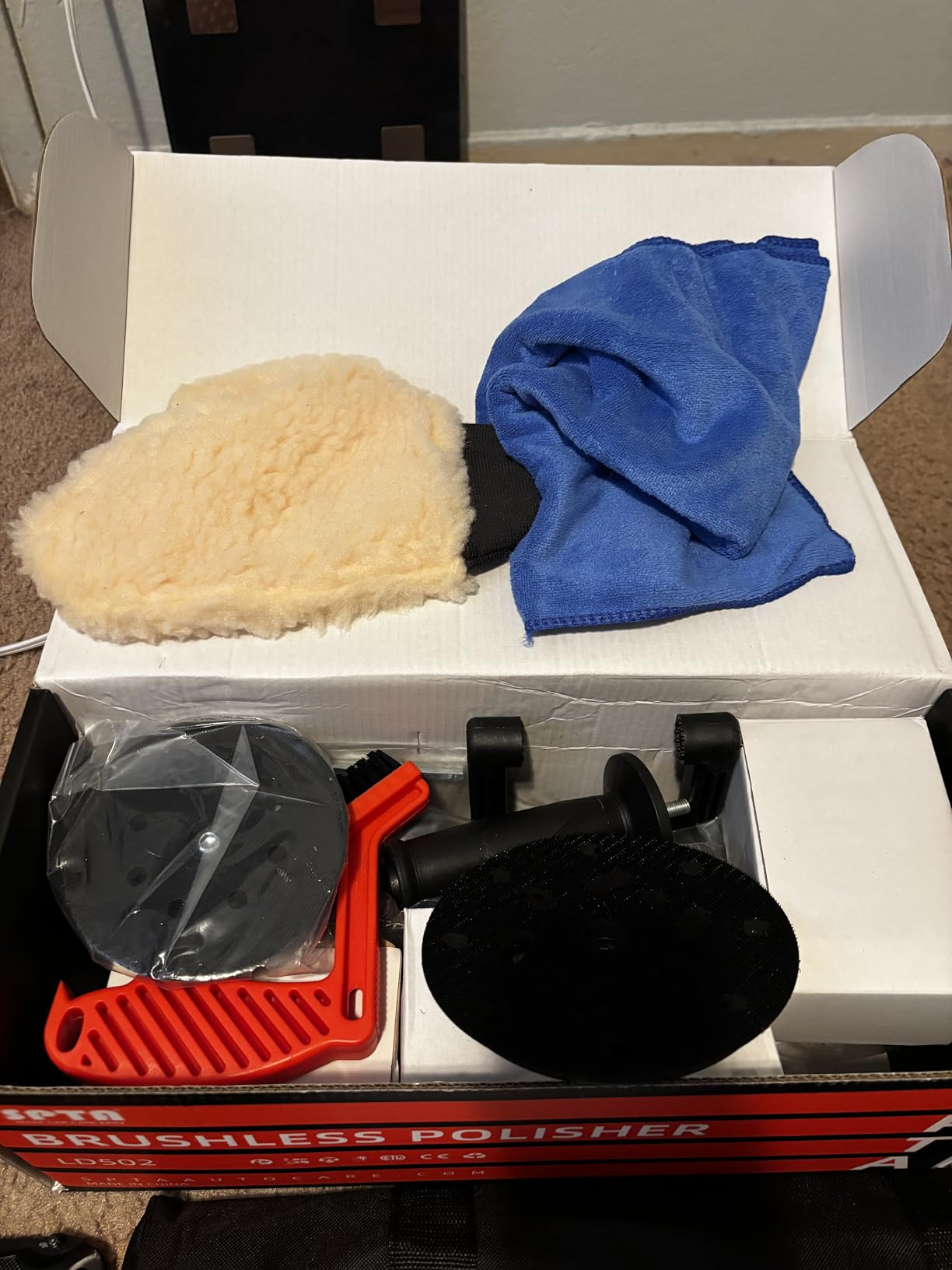 SPTA 18V Cordless Car Polisher, 15mm Orbit 2000-4800 OPM Portable Buffer Polisher with 7 Variable Speed 2Pcs 4.0Ah Battery, 6 Sponge Pads, 2 Wool Pad, Tool Bag for Car Polishing, Waxing customer photo 1