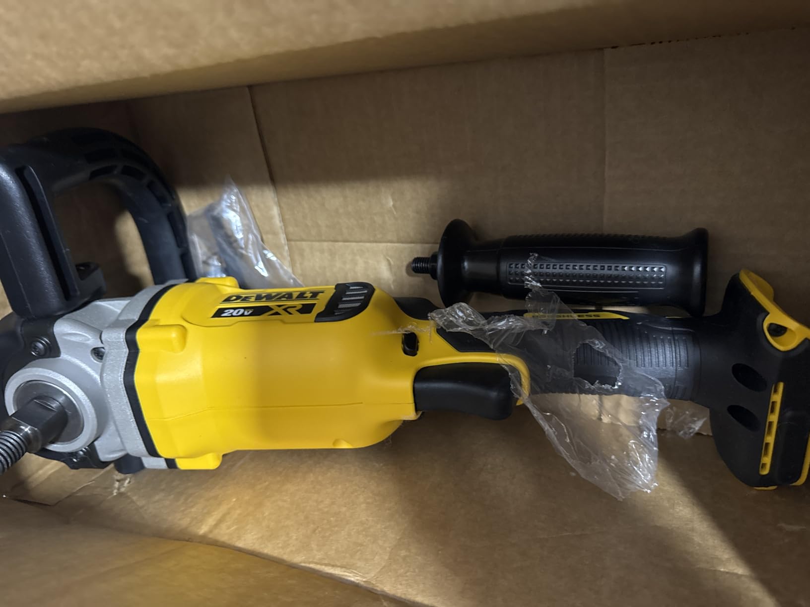 DEWALT 20V MAX* XR Cordless Polisher, Rotary, Variable Speed, 7-Inch, 180mm, Tool Only (DCM849B) customer photo 1