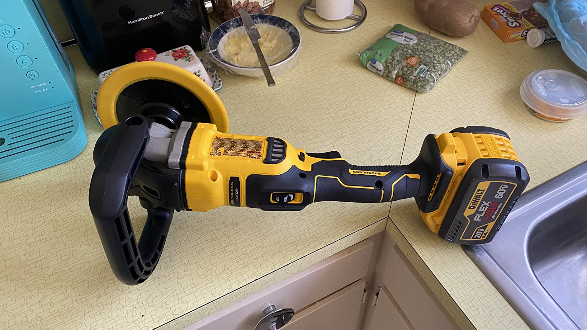 DEWALT 20V MAX* XR Cordless Polisher, Rotary, Variable Speed, 7-Inch, 180mm, Tool Only (DCM849B) customer photo 2