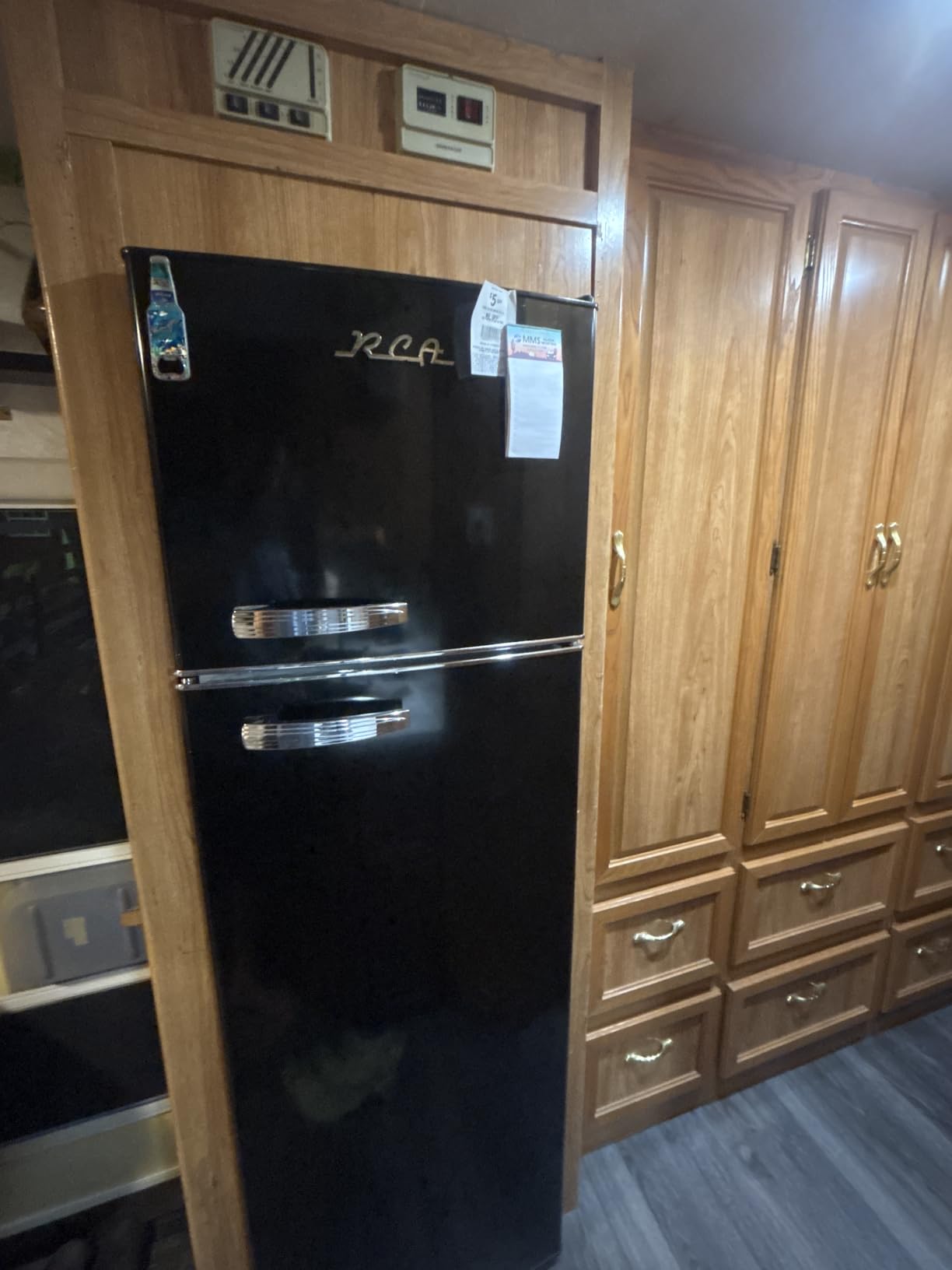 ARCTIC CHEF ACFR1055-BLACK, Retro 2 Door Apartment Size Refrigerator with Freezer, 10, Black, cu ft customer photo 1