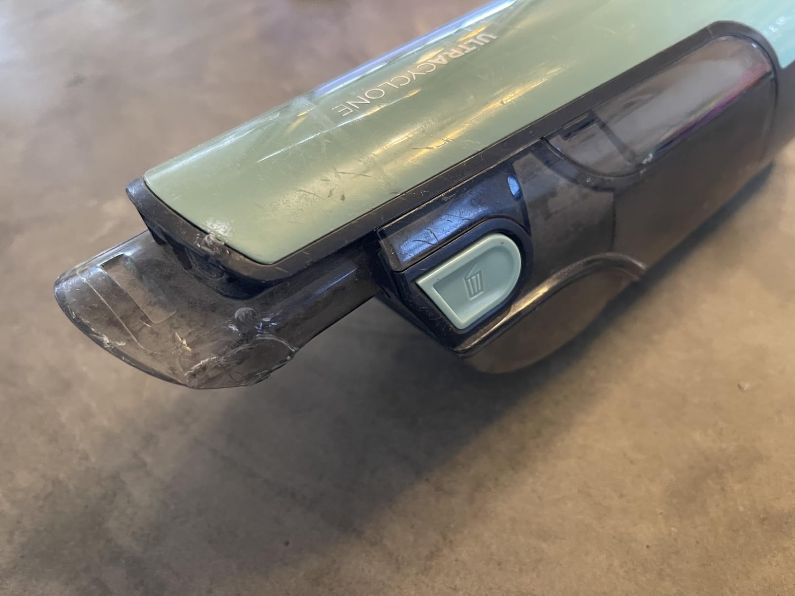 Shark UltraCyclone Pro Cordless Handheld Vacuum, Powerful Suction, Handheld Vacuum for Car & Home, Crevice Tool, Scrubbing Brush, Lightweight, XL Dust Cup, Black/Green, CH901 customer photo 2