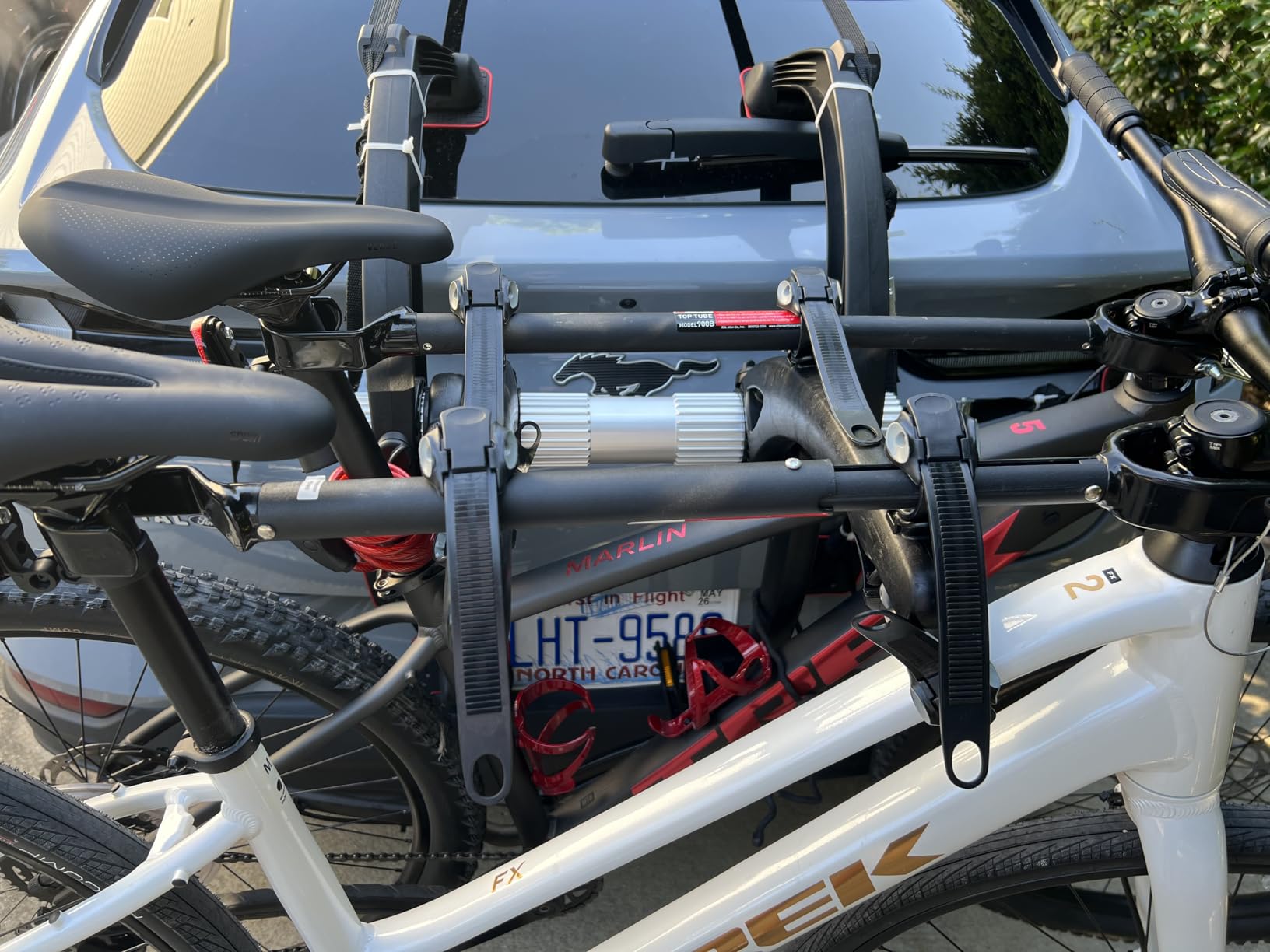Saris Bones EX 2-Bike Trunk Rack Bicycle Carrier customer photo 2