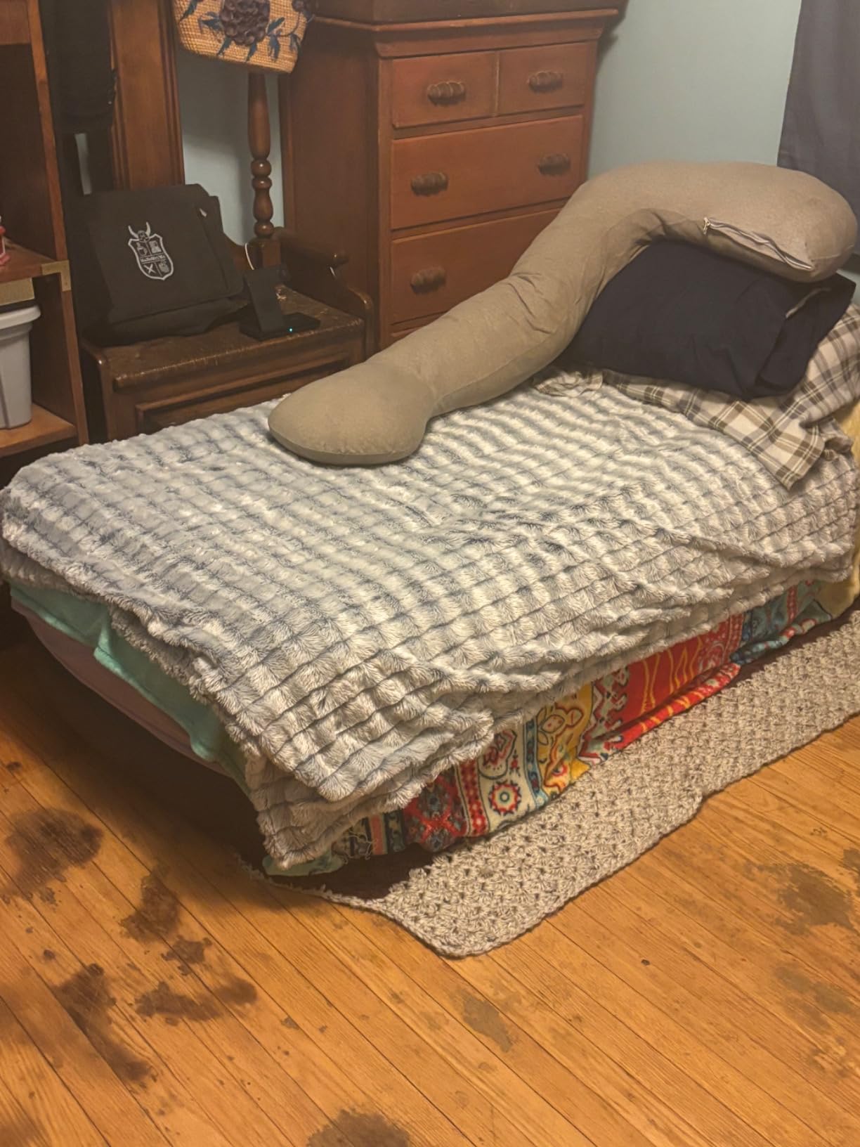 Intex Air Mattress, 64123ED Dura-Beam Plus Pillow Rest Fiber-Tech - Queen Size - Built-in Electric Pump - 16.5in Bed Height - 600lb Weight Capacity customer photo 1