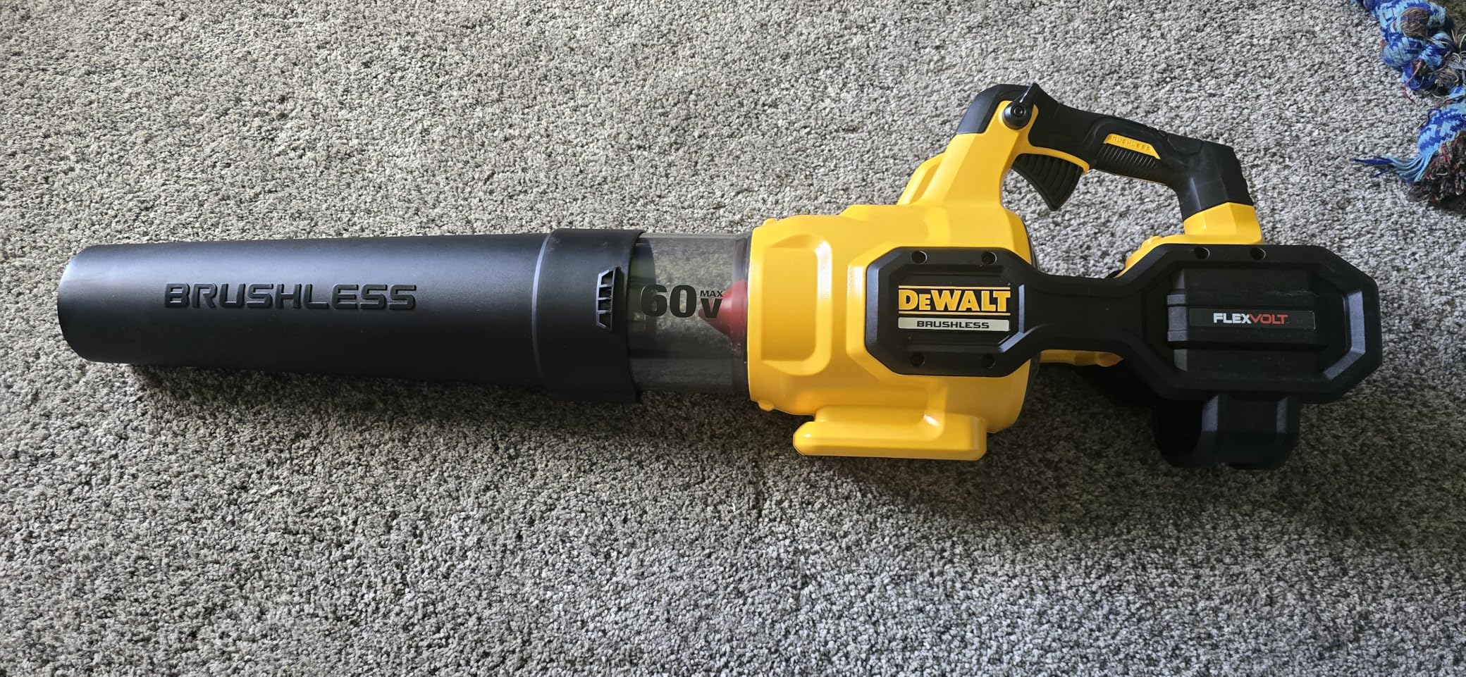 DEWALT 60V MAX* FLEXVOLT Leaf Blower, Cordless, Handheld, 125-MPH, 600-CFM, Tool Only (DCBL772B) customer photo 2