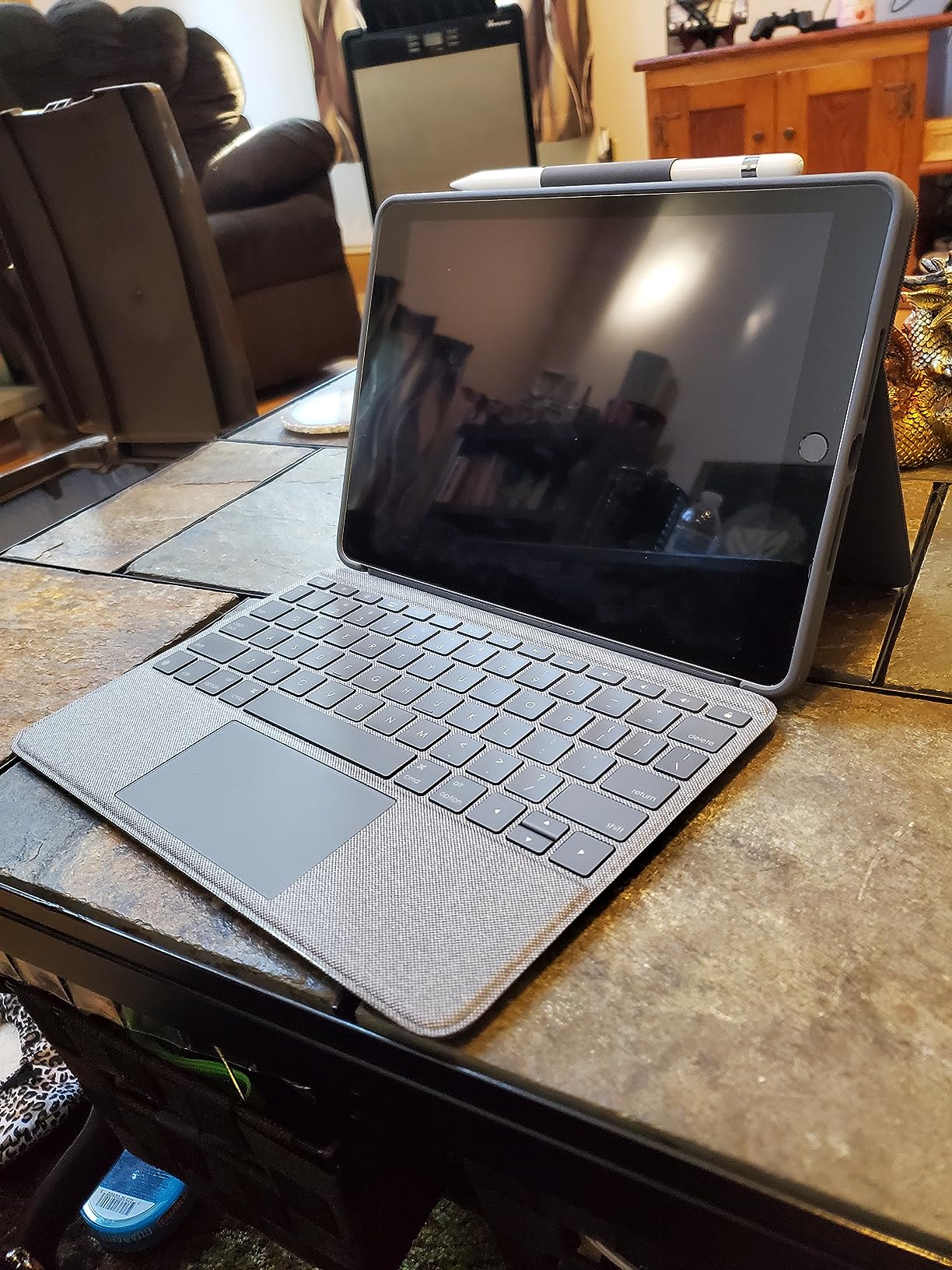 Logitech Combo Touch for iPad (7th, 8th and 9th Generation) Keyboard case with trackpad, Wireless Keyboard, Smart Connector Technology - Graphite customer photo 2
