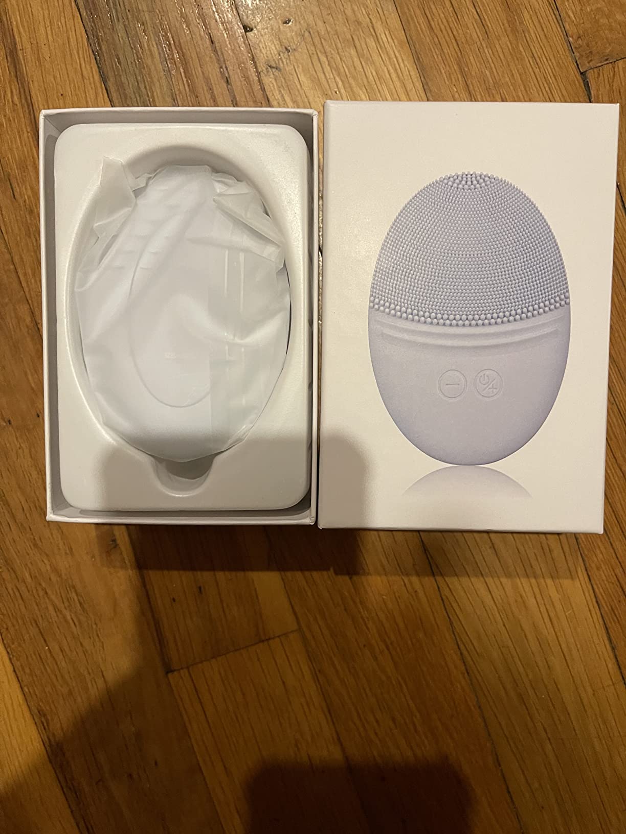Facial Cleansing Brush Made with Ultra Hygienic Soft Silicone, Waterproof Sonic Vibrating Face Brush for Deep Cleansing, Gentle Massaging, Inductive Charging customer photo 2