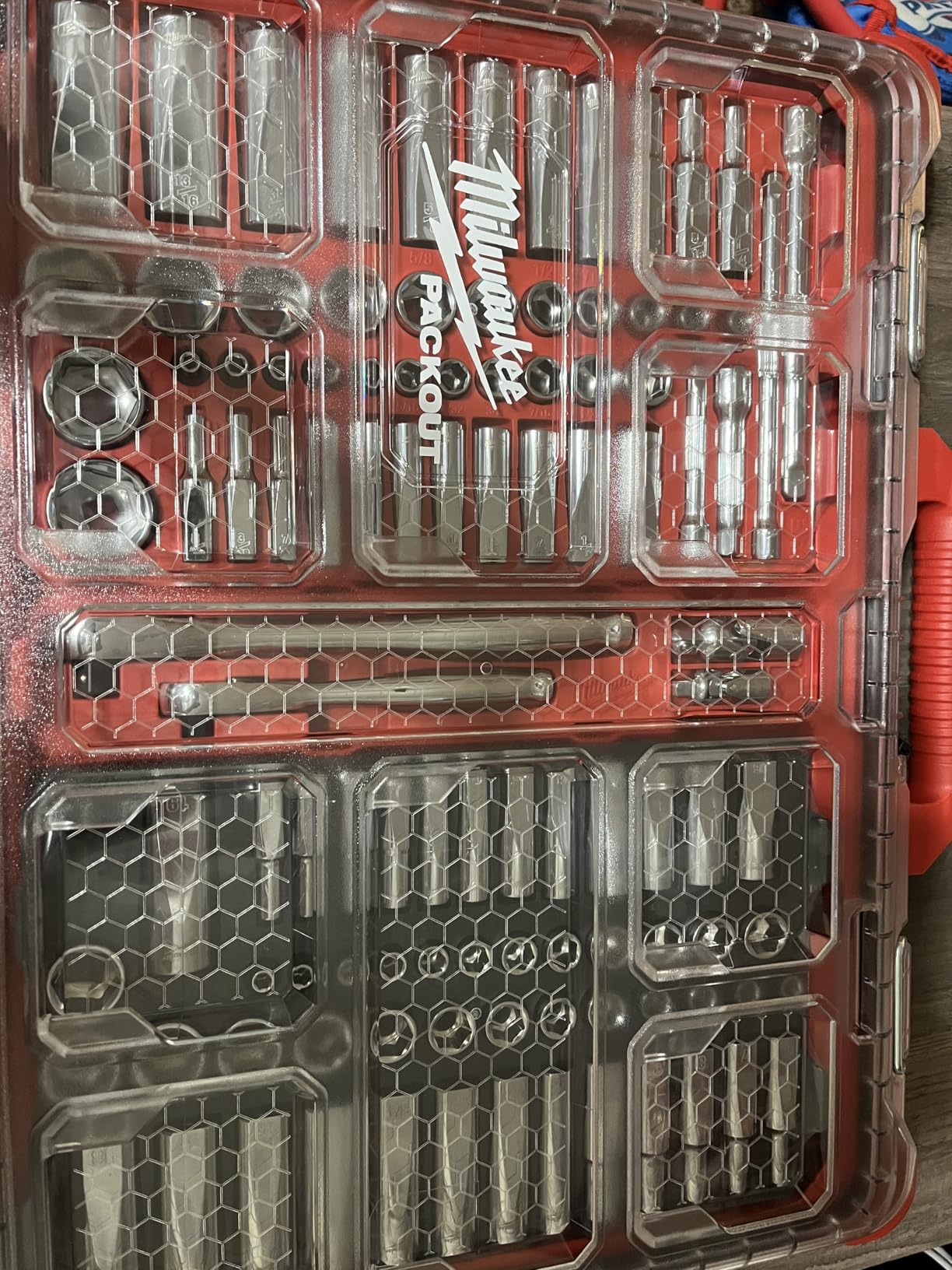 Milwaukee Electric - 1/4-3/8 106PC Rat. and Socket Set in PKOUT SAE-MM customer photo 2