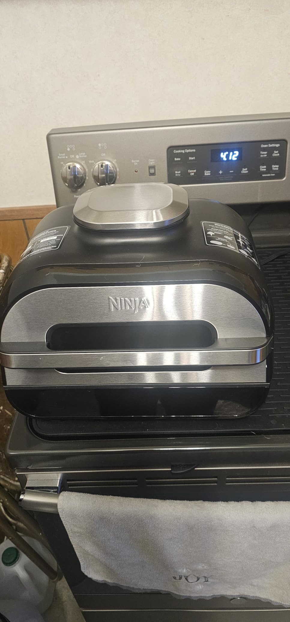 Ninja Indoor Grill and Air Fryer Foodi Smart XL 6-in-1 Grill, Air Fry, Roast, Bake, Broil, Dehydrate & Crisp, Smart Thermometer & Splatter Shield, Dishwasher Safe Parts, FG551 customer photo 2