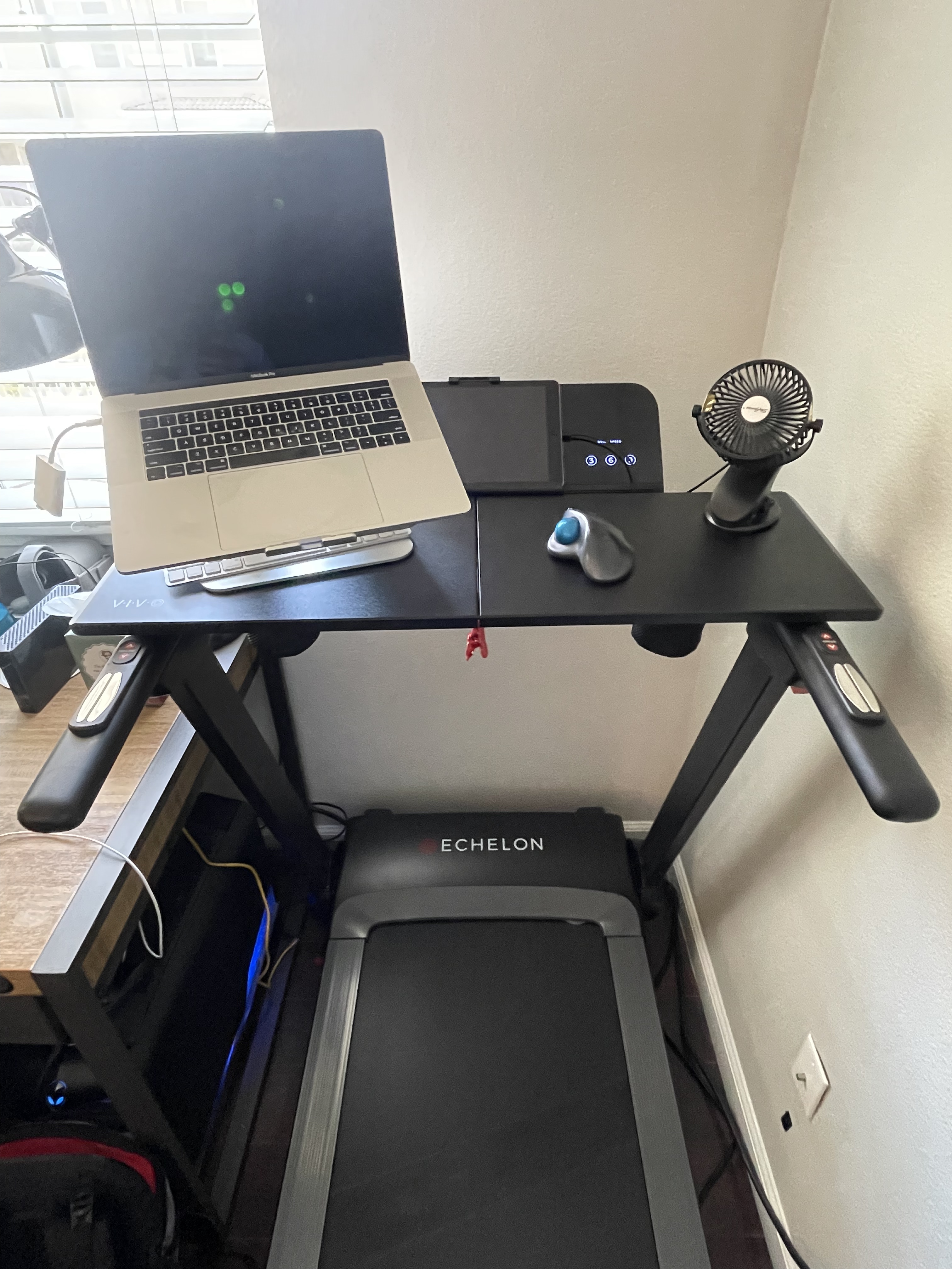 Echelon Stride Treadmill, Smart Foldable, 300 Lb Capacity, Motorized Incline, Comfortable Air Cushioning Deck, Easy Storage, USB Charging Port + 30-Day Free Membership customer photo 2