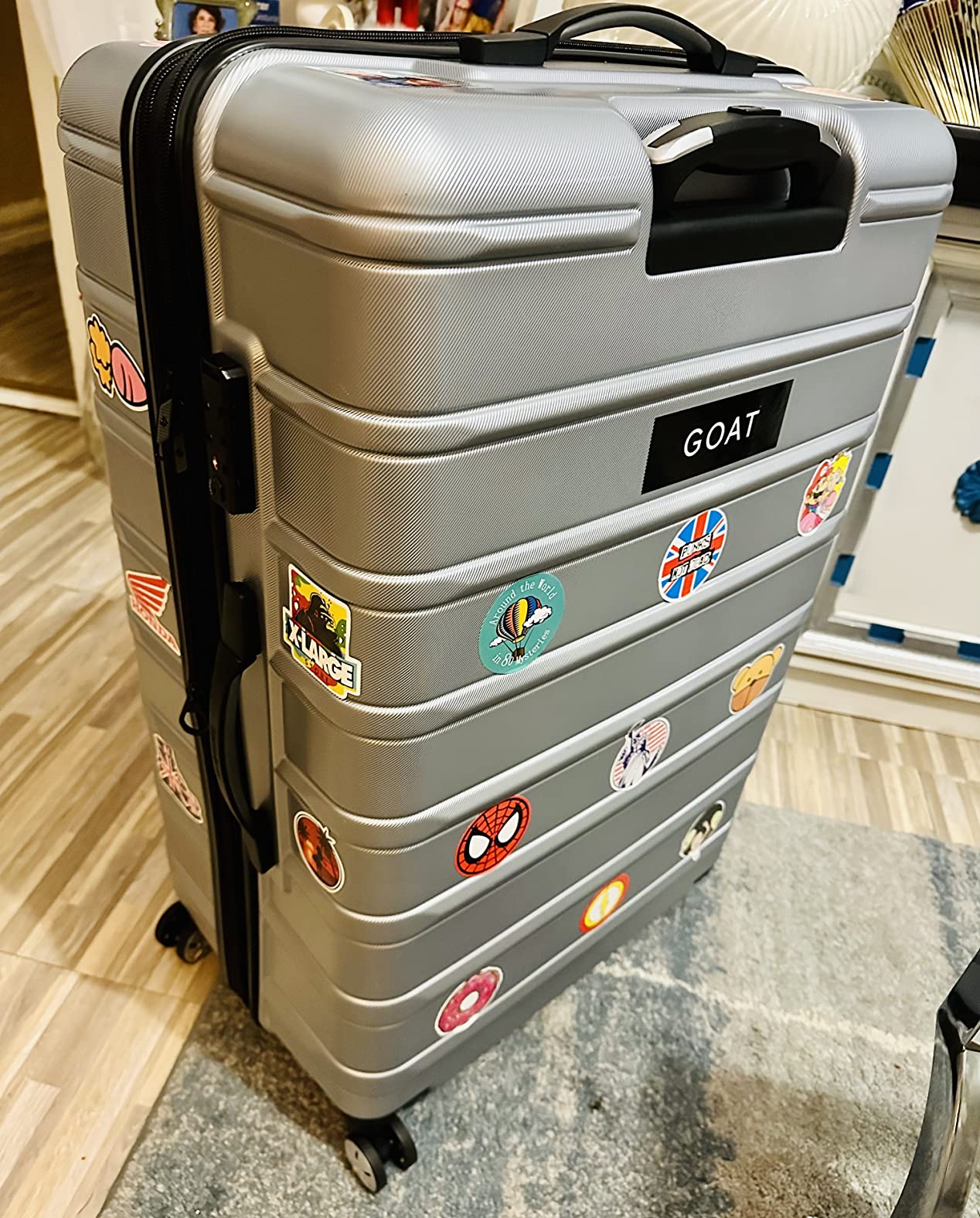 Omni 2 28-Inch Large Checked Hardside Luggage with 360° Spinner Wheels - Scratch Resistant Hardshell - TSA Lock - Expandable Polycarbonate Shell for Lightweight Travel - Midnight Black customer photo 2