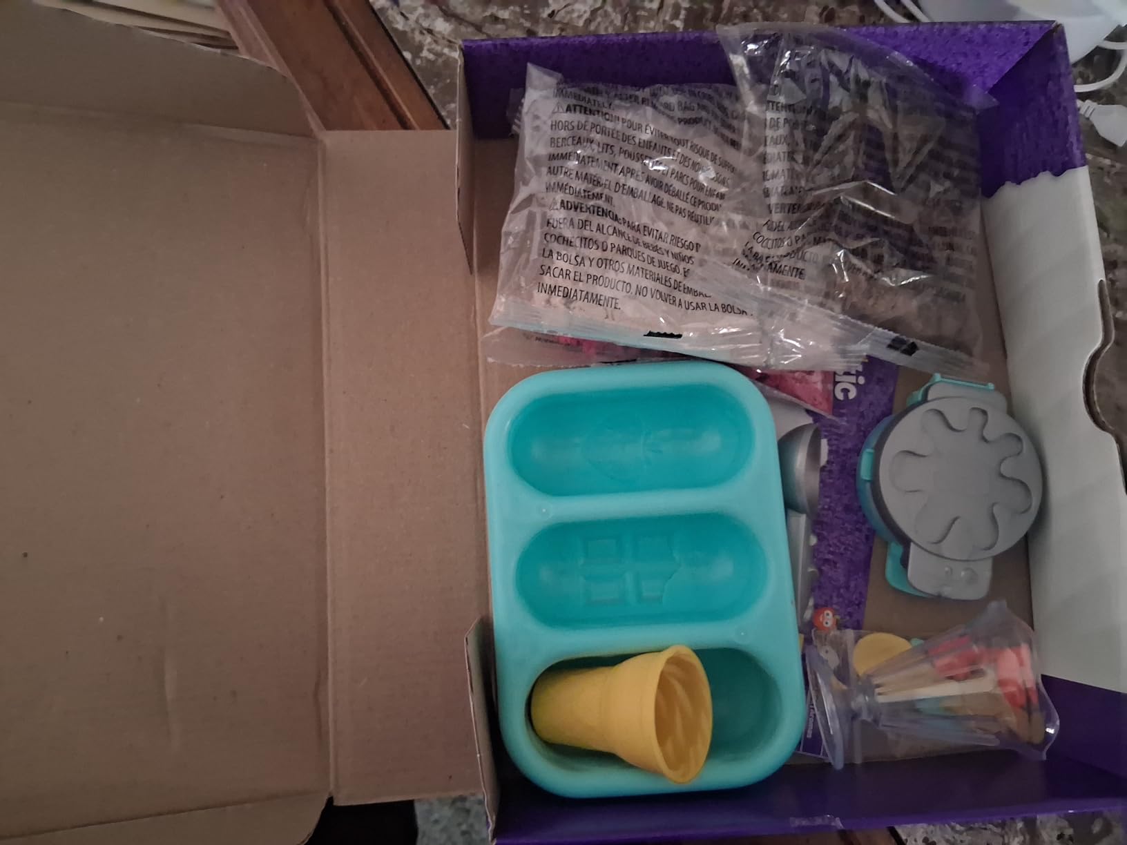 Kinetic Sand Scents, Ice Cream Treats Playset with 3 Colors Scented Play Sand & 6 Tools customer photo 2