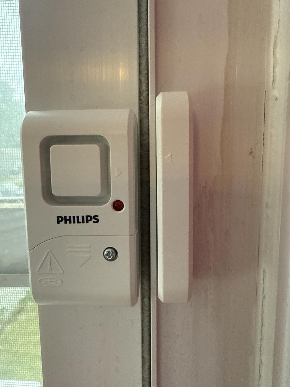 Philips Personal Security Window and Door Alarm, 2 Pack, DIY Protection, Burglar Alert, Wireless, Chime/Alarm, Easy Installation, Ideal for Home, Garage, Apartment, RV and More customer photo 1