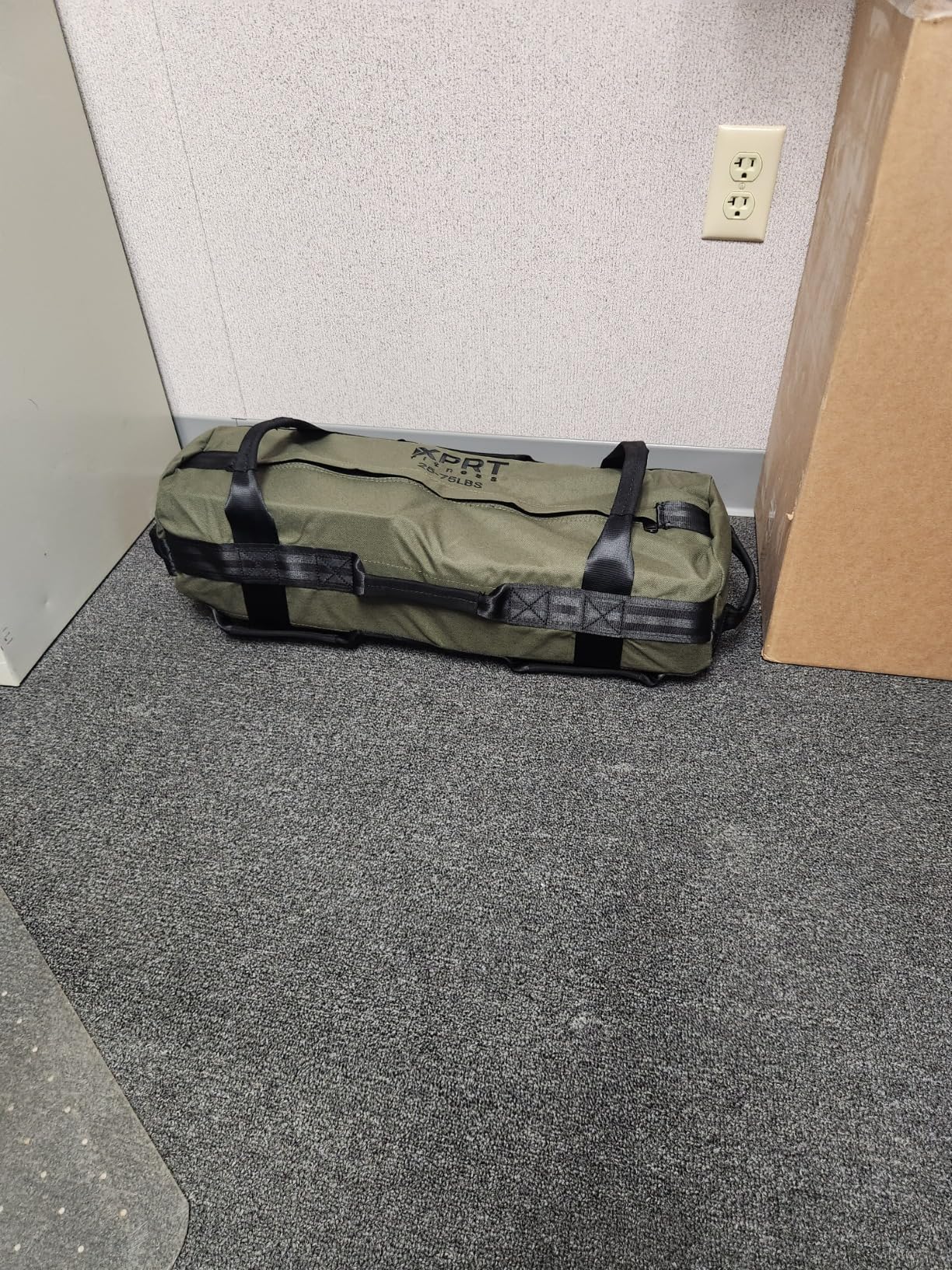XPRT Fitness Workout Sandbag for Heavy Duty Workout Cross Training 7 Multi-positional Handles - Color Army Green/Black/Camo customer photo 1