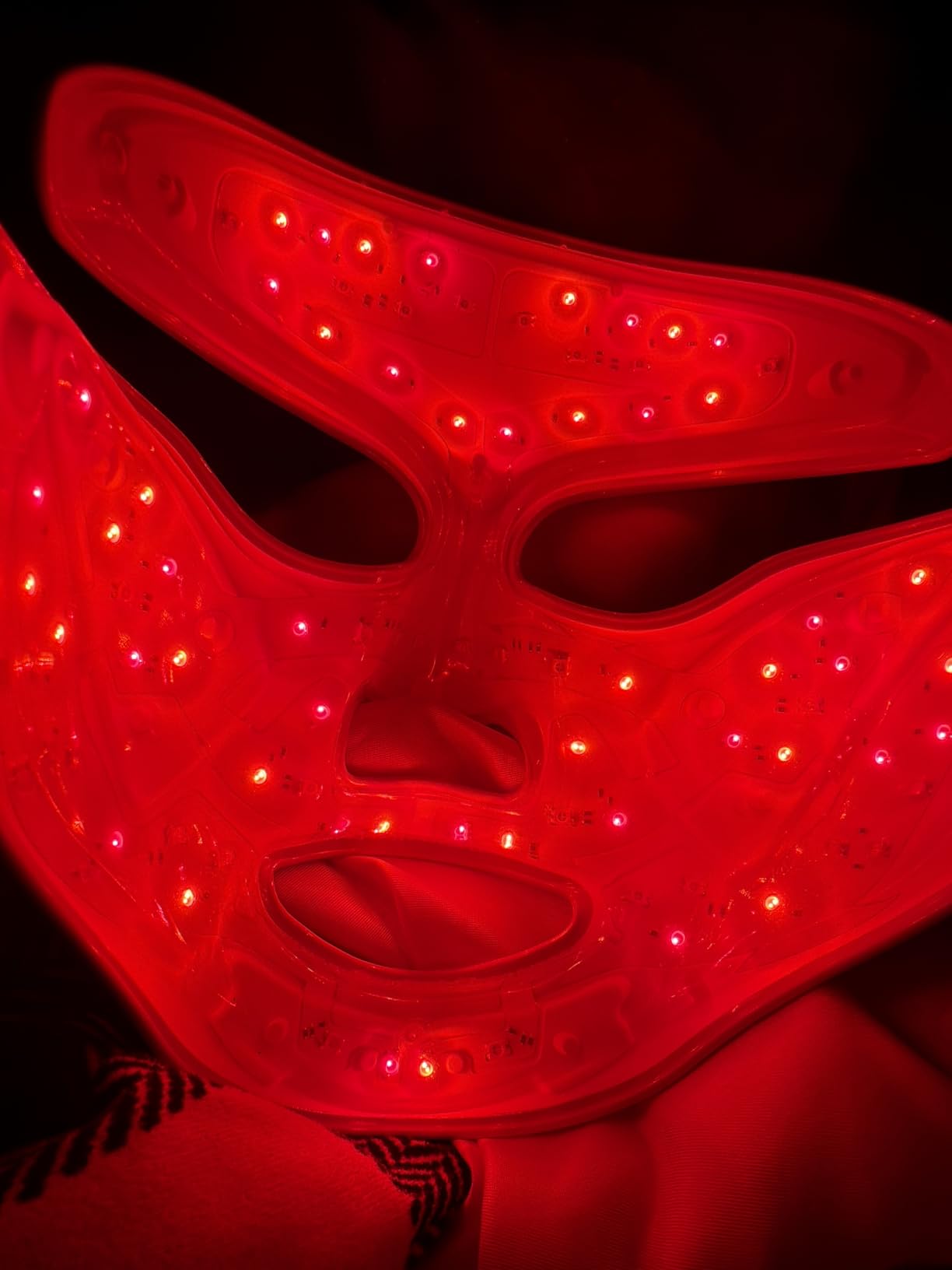 Dr. Dennis Gross DRx SpectraLite FaceWare Pro - LED Face Mask for Skin Rejuvenation with Dual Red & Blue Light Therapy, FSA HSA Eligible customer photo 2