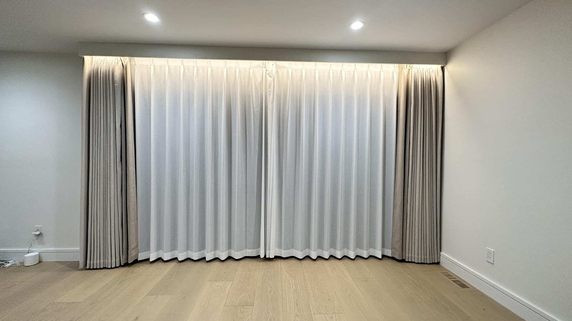 Quoya QL600 Motorized Smart Electric Curtain Track with Remote - Hidden Brackets, Automatic Curtain Opener, Works with Alexa, Google Home & Siri - App & Voice Control - up to 16.4 ft / 196 in customer photo 2