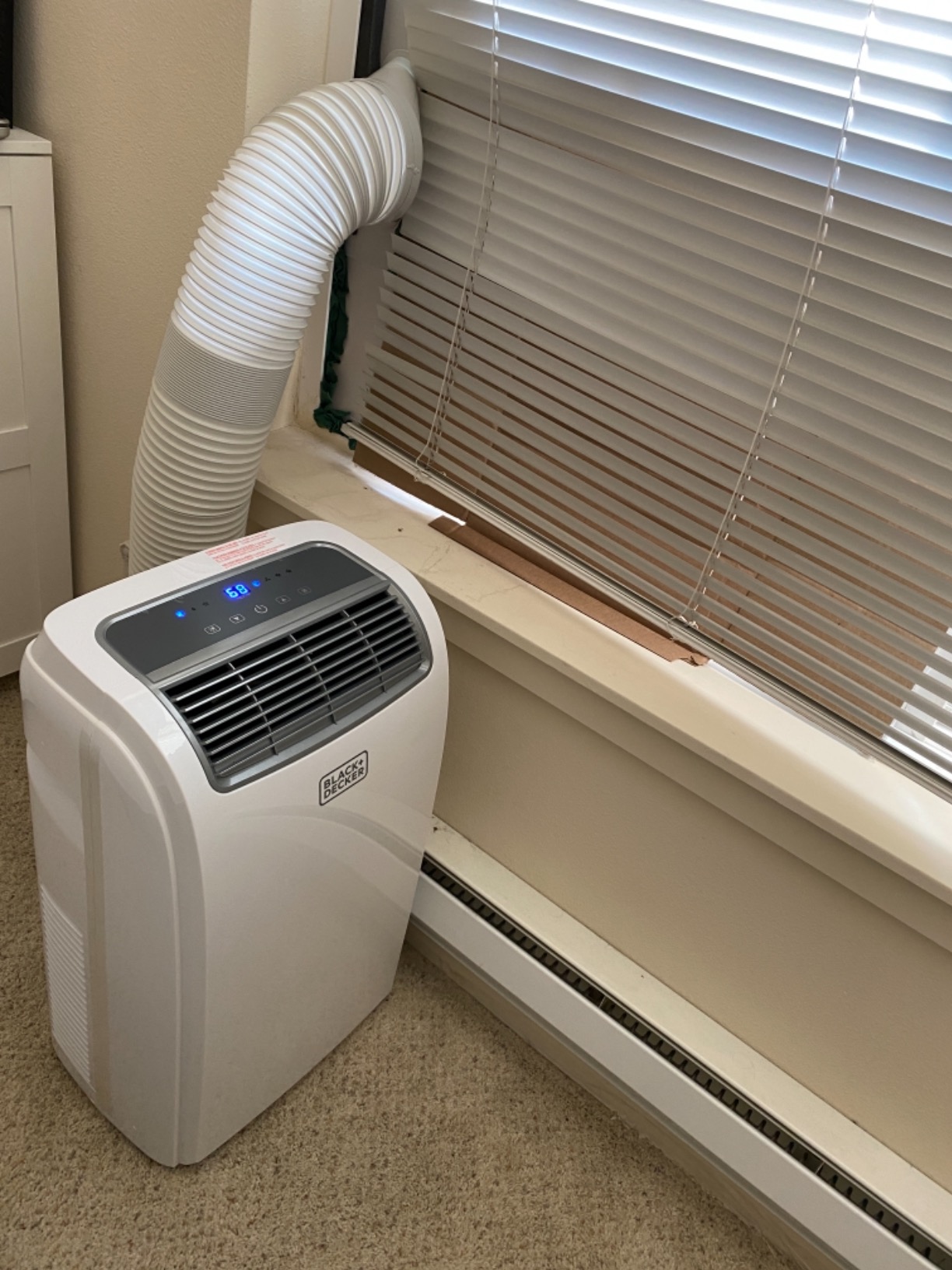 BLACK+DECKER Portable Air Conditioner, 10,000 BTU for Rooms Up To 450 Sq. Ft., Portable AC with Full Function Remote Control & Window Kit, BPT06WTB, White customer photo 2