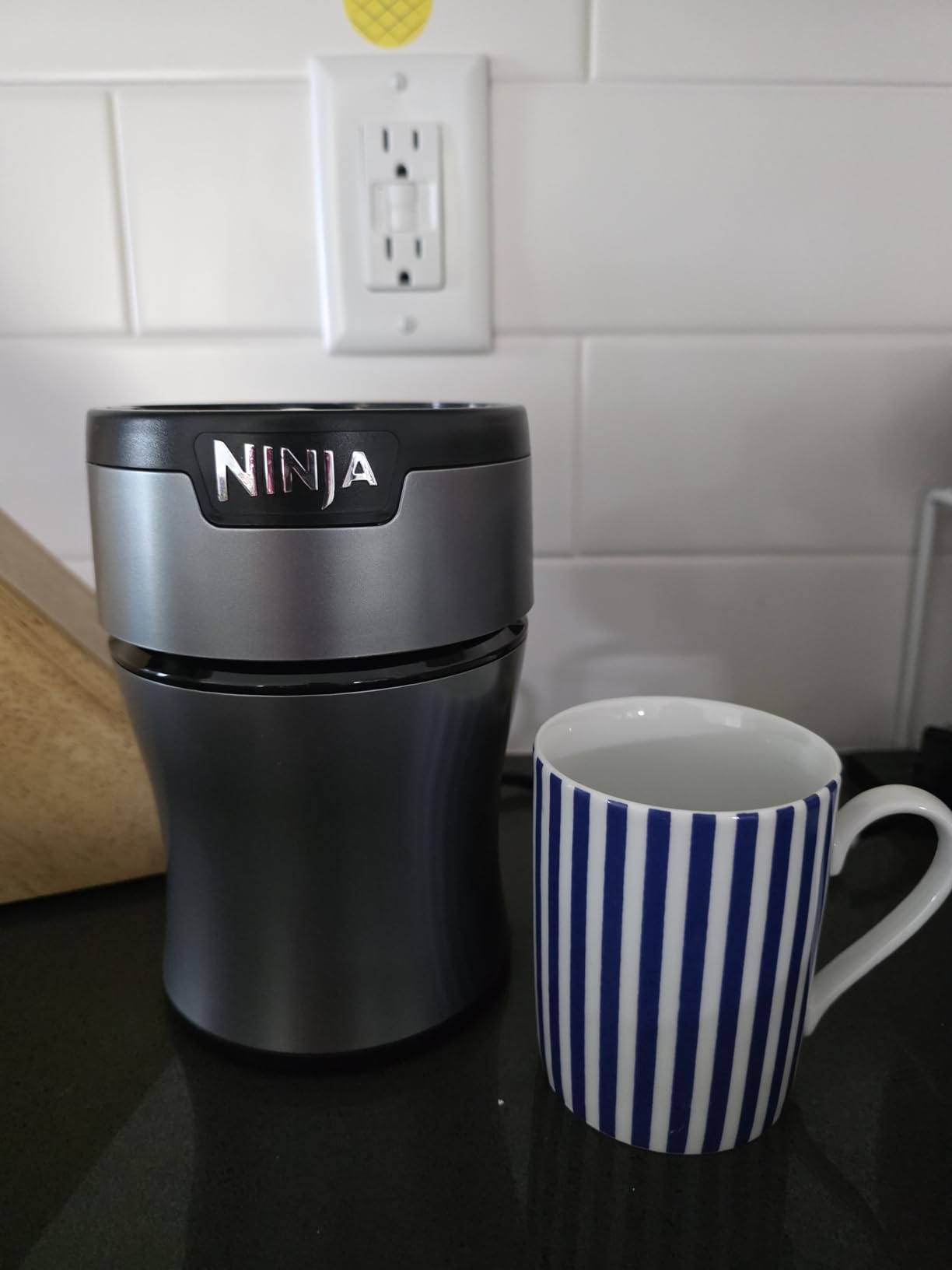 Ninja Nutri-Plus Personal Blender BN301 | Compact Push to Blend | (3) 20 oz. To-Go Cups, (2) Spout-Lids & (1) Storage-Lid | 900 Peak Watt | Silver customer photo 2
