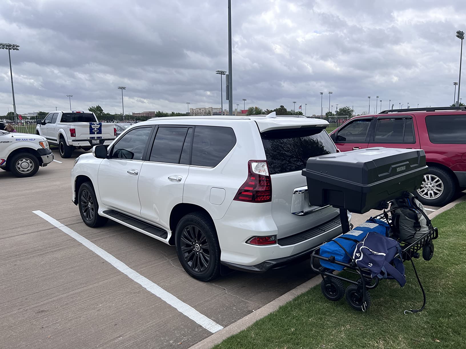 Yakima EXO GearLocker Car Cargo Carrier, Hard Top Shell Box customer photo 1