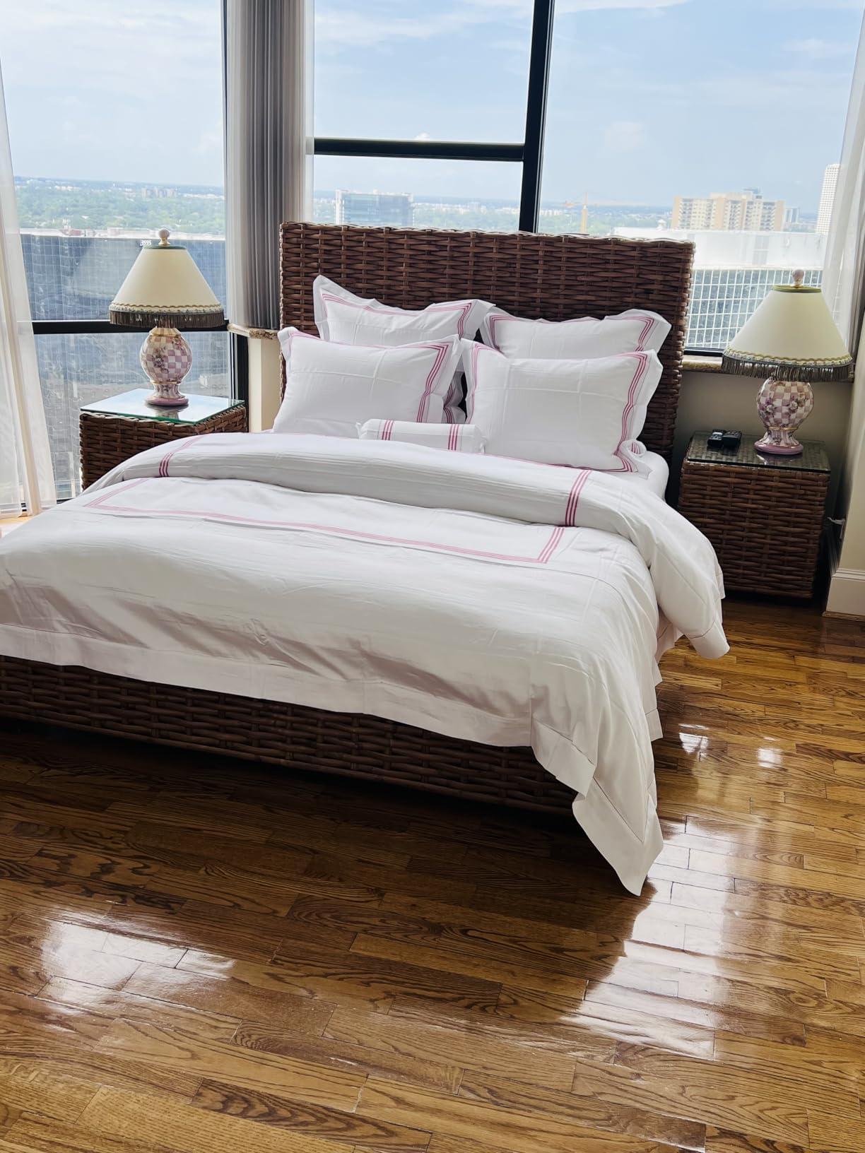 Highland Feather Hungarian White Goose Down Comforter 750 Super Fill Power Fluffy 500 Thread Count Duvet Insert Manufactured in Canada Luxurious Ultra-Soft Cotton Light Breathable - Full Winter customer photo 1