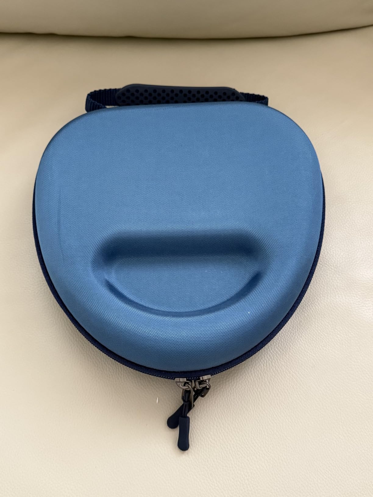 Fintie Hard Case for AirPods Max 2 (2026) and AirPods Max 1 (2024/2020) Headphone, Shockproof Protective Travel Carrying Storage Bag with Auto Wake/Sleep for AirPods Max 2 & 1 (Black) customer photo 1