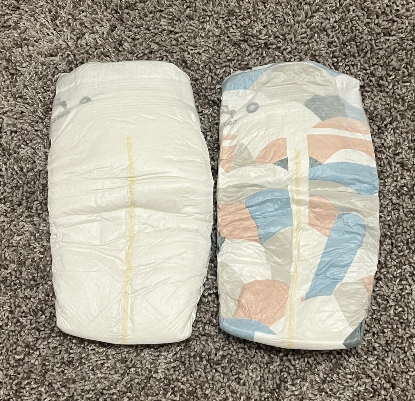Amazon Brand - Mama Bear Plush Protection Disposable Baby Diapers, Hypoallergenic, Fragrance-Free, Leak Protection, Size 1, Wetness Indicator, 216 Count (4-Pack) customer photo 1