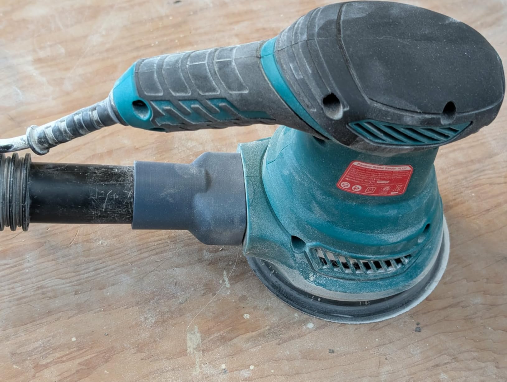 HYCHIKA 5-Inch Random Orbital Sander, 13000RPM Electric Palm Sander with 6 Variable Speeds, Powerful Motor, 12PCS Sandpapers and Efficient Dust Collection Bag customer photo 1