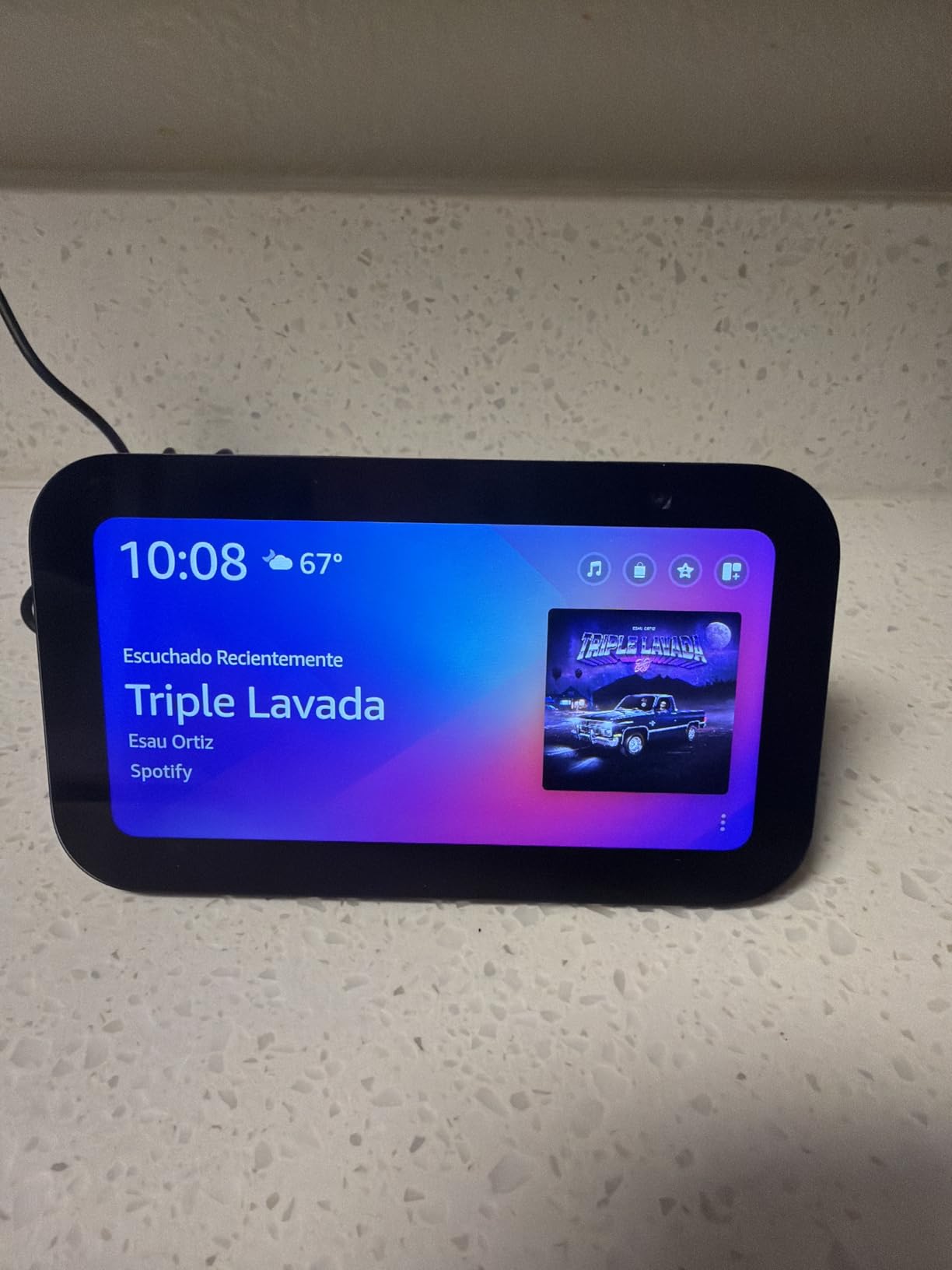 Echo Show 5 (newest model), Smart display, Designed for Alexa+, 2x the bass and clearer sound, Charcoal customer photo 2